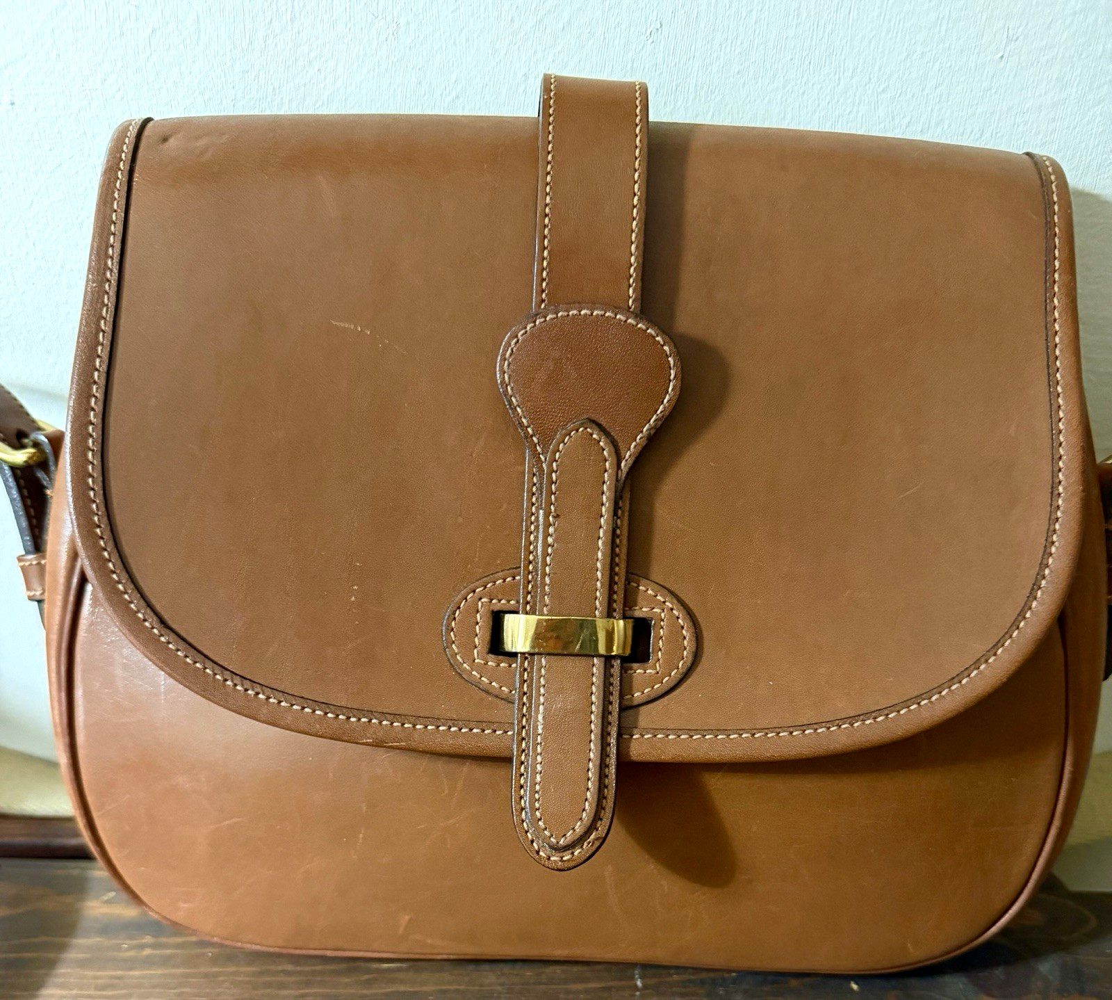 Rare Vintage Dooney  & Bourke British Tan Equestrian Tack Shoulder Bag