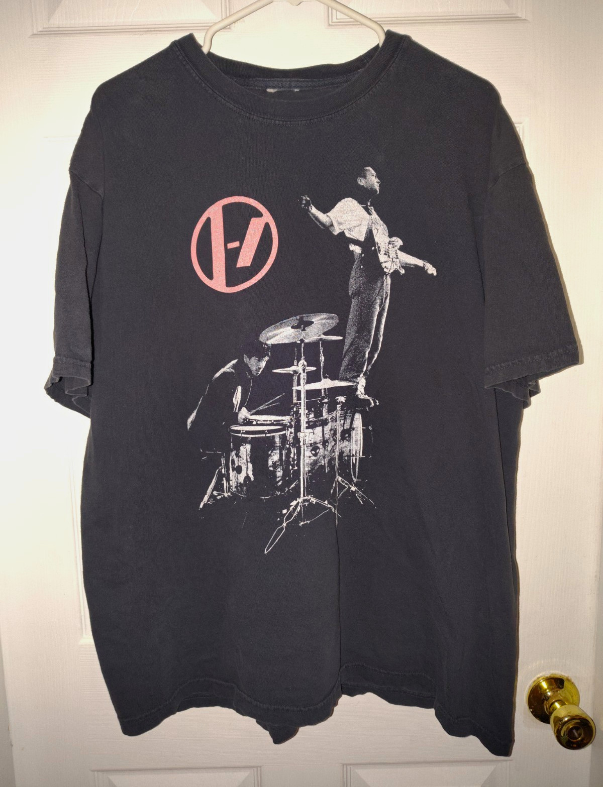Twenty One Pilots - An Evening With Twenty One Pilots Newport Columbus Shirt XL