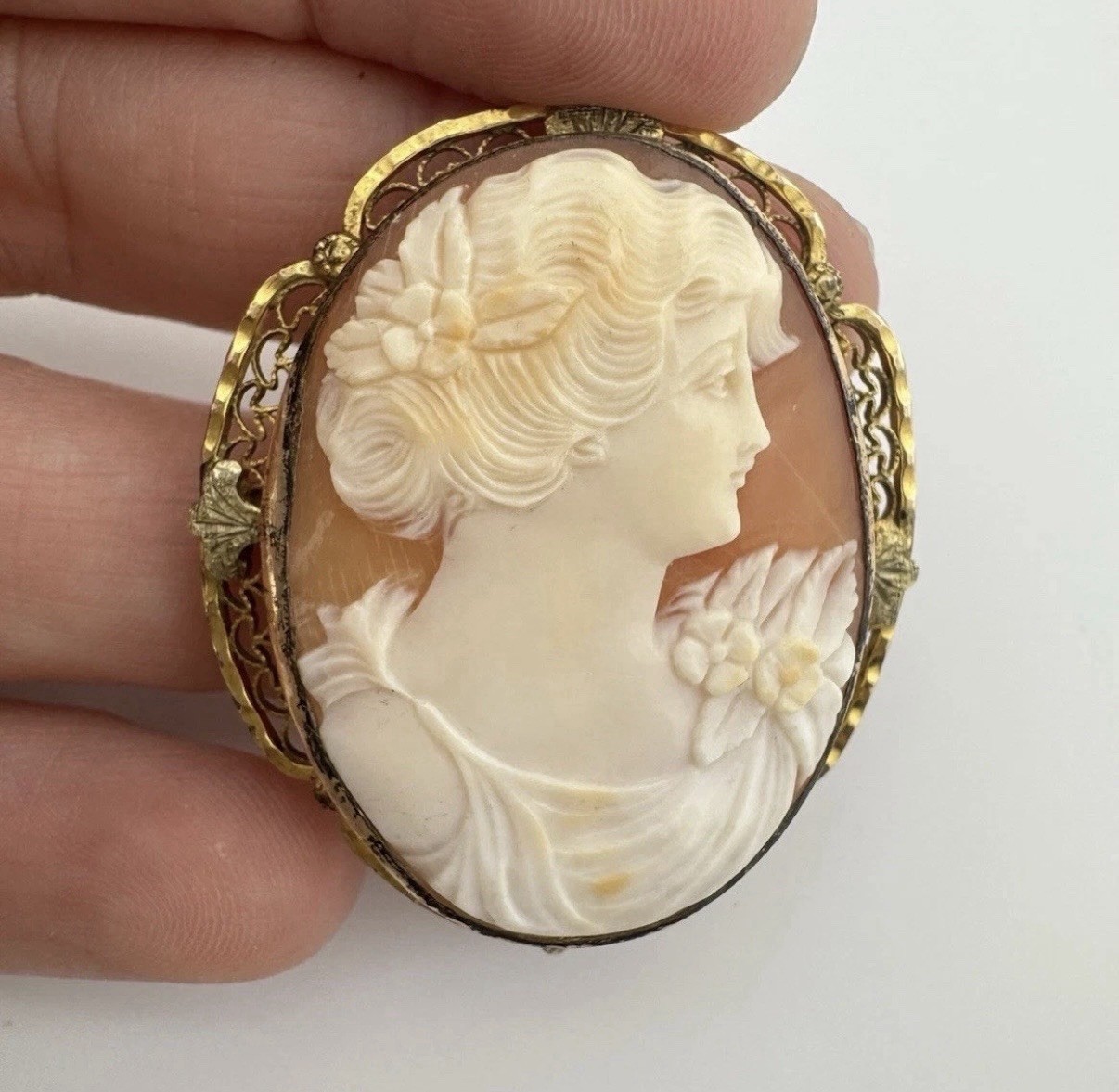 Vintage Gold Filled Cameo Brooch Real Shell Hand Carved Amco Artist Signature