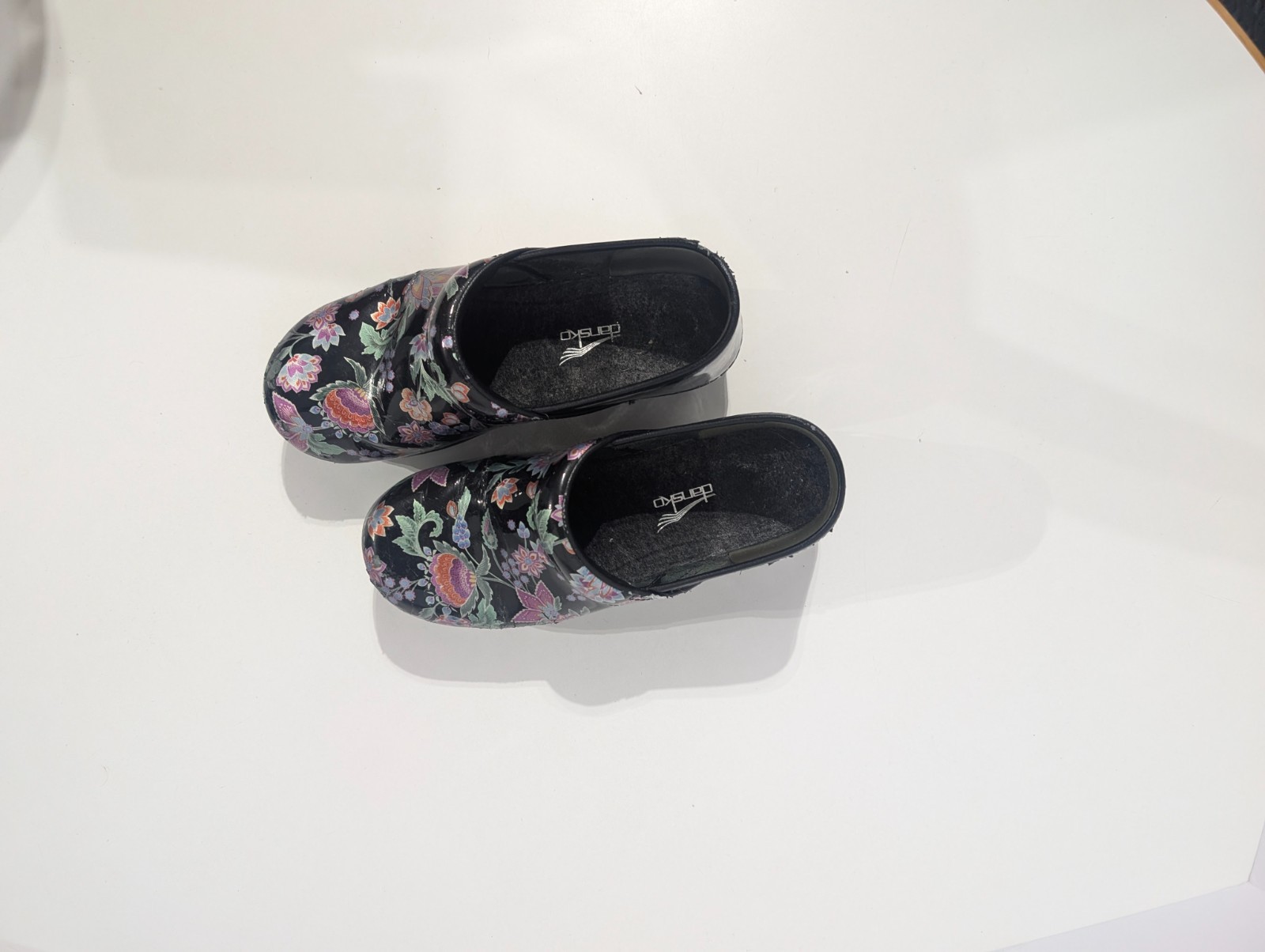 Dansko Professional Clogs Womens 38 / US 7.5 - 8 Black Floral Patent Leather