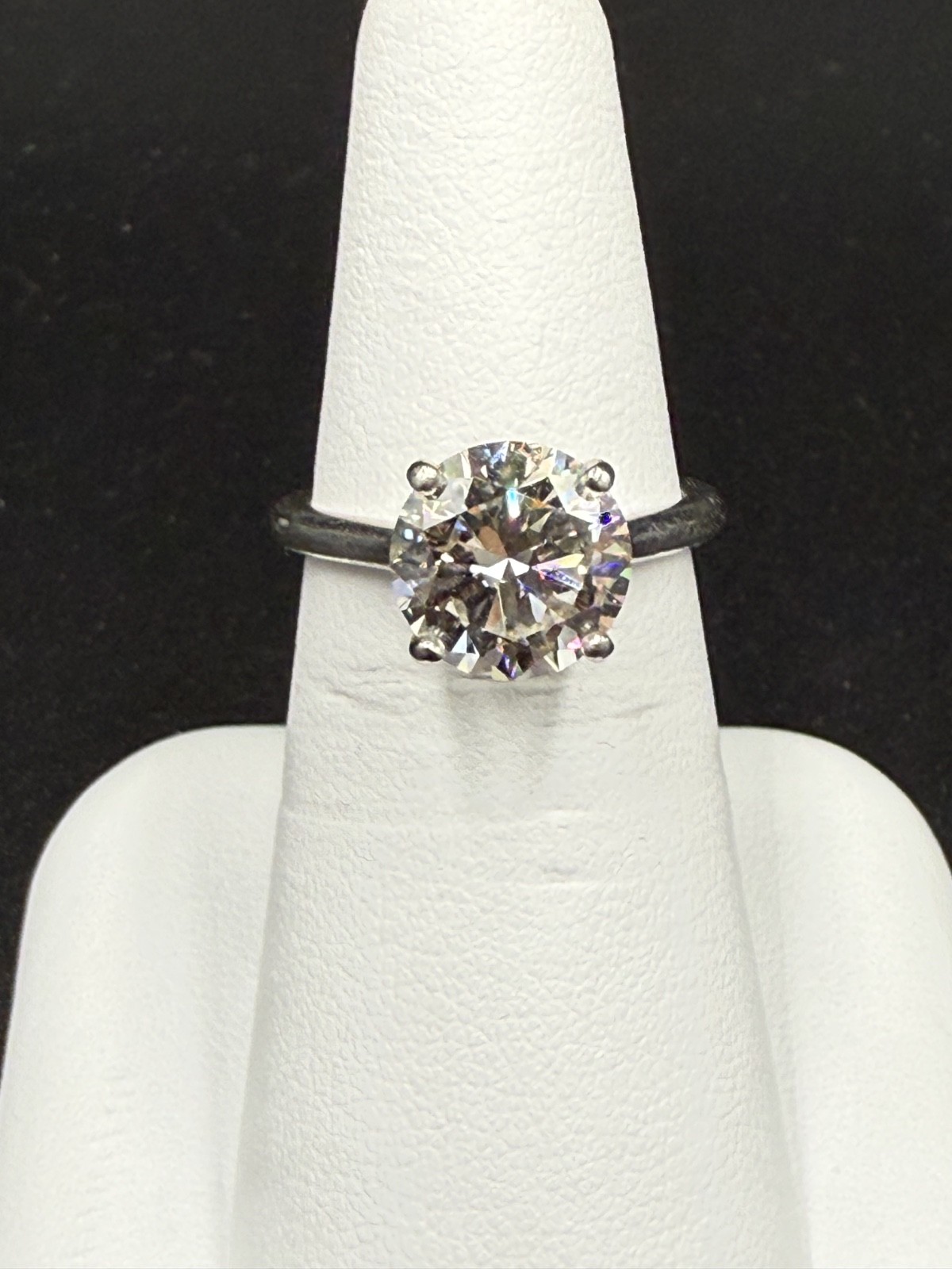 Round 3.01 Carat Cert. GIA Natural Mined Diamond K color VS1 clarity Round 3.01 Carat Cert. GIA Natural Mined Diamond K color VS1 clarity