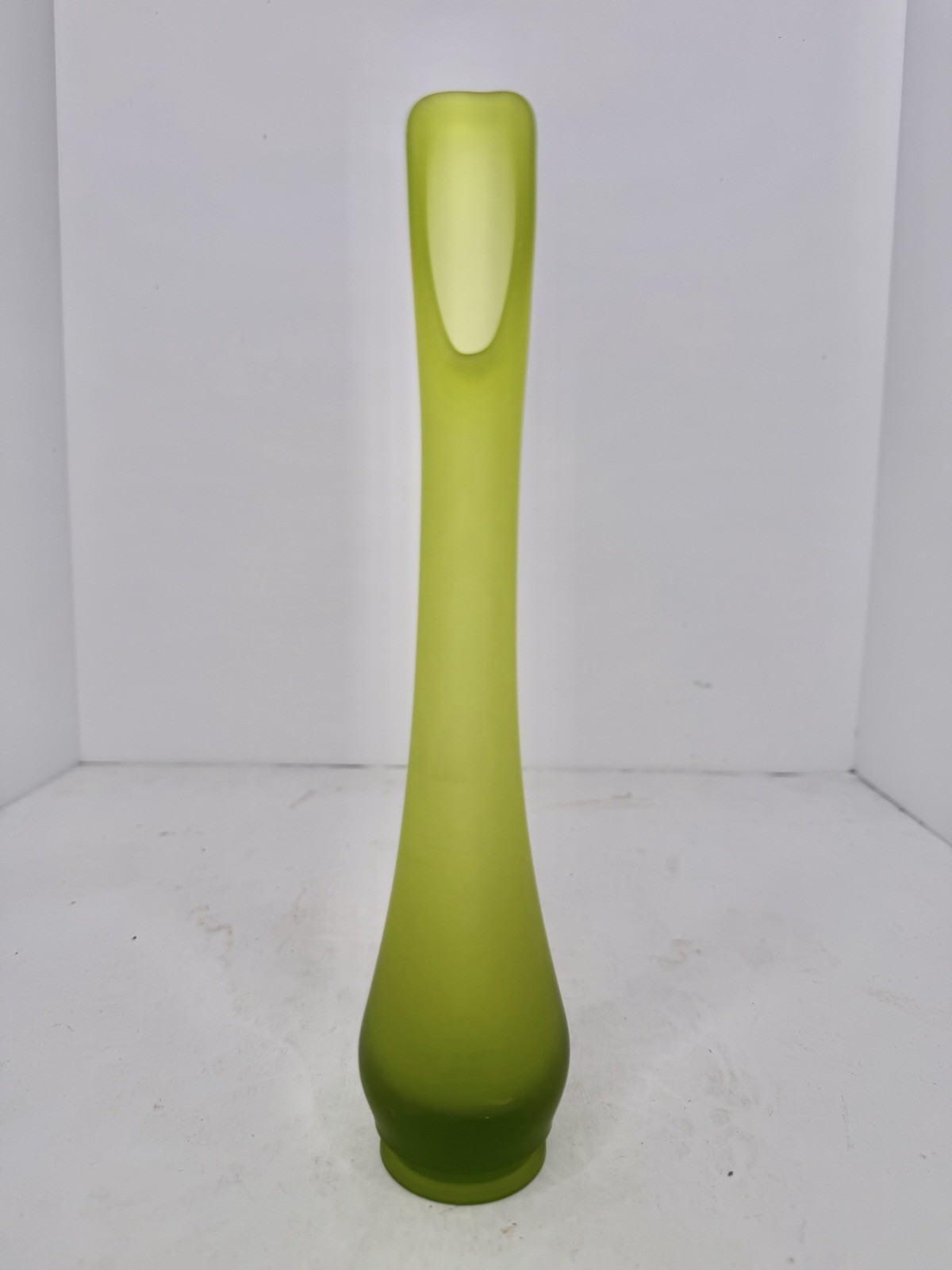 HTF Vintage MCM Viking Glass 10.5” Bud Vase Swung Vase Satin Avocado Green