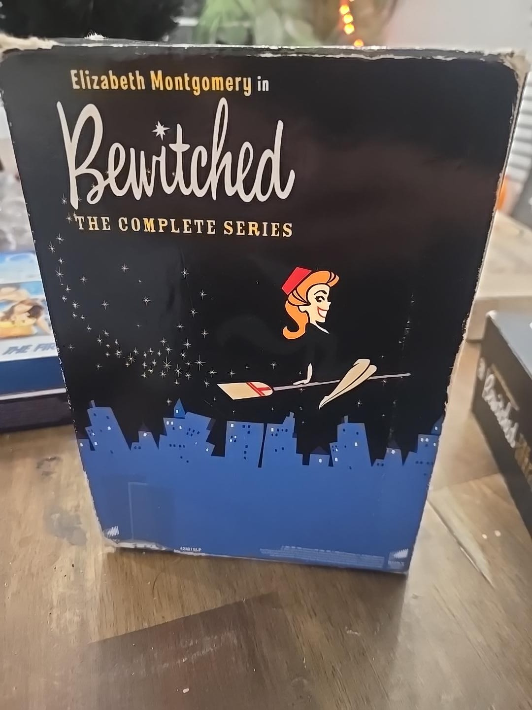 BEWITCHED: THE COMPLETE SERIES 1-8 (1964-72; Elizabeth Montgomery) [33 DVD/Sony]