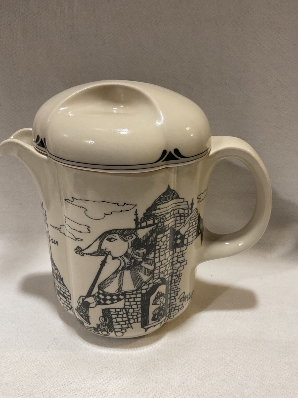 Vintage Rosenthal Studio-Linnie Porcelain Coffee Or Tea Pot By Bjorn Wiinblad
