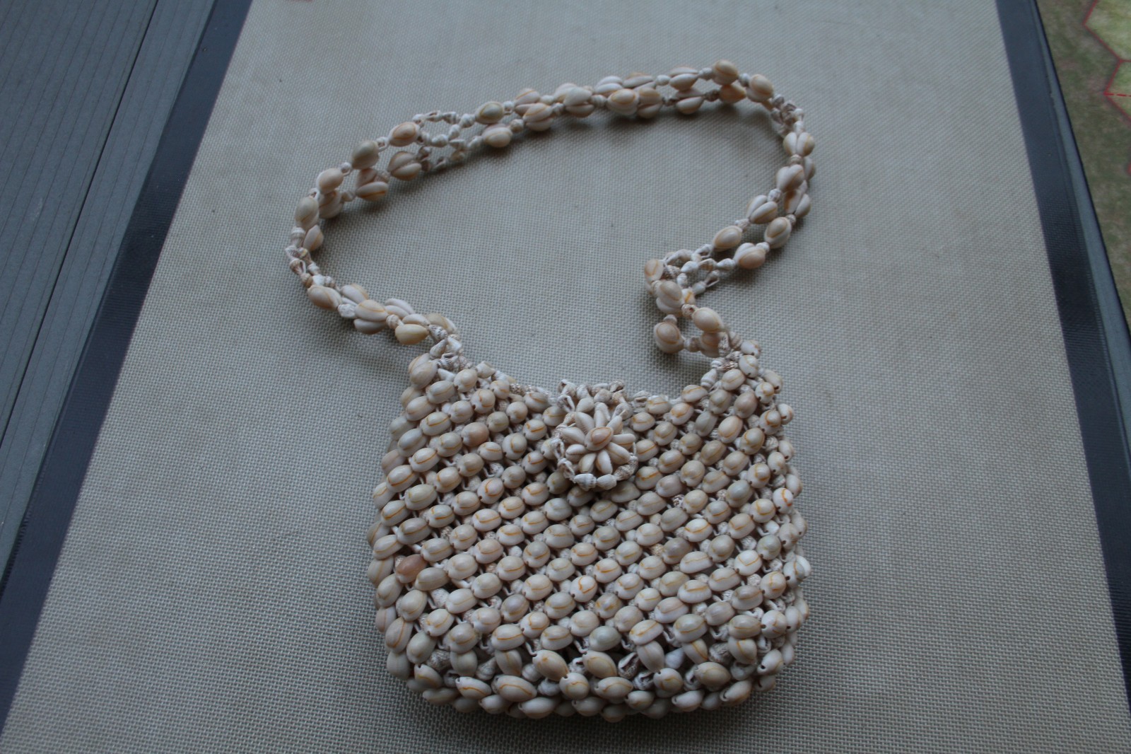 VTG Cowrie Shell Hand Knotted Seashell Bag VTG Cowrie Shell Hand Knotted Seashell Bag