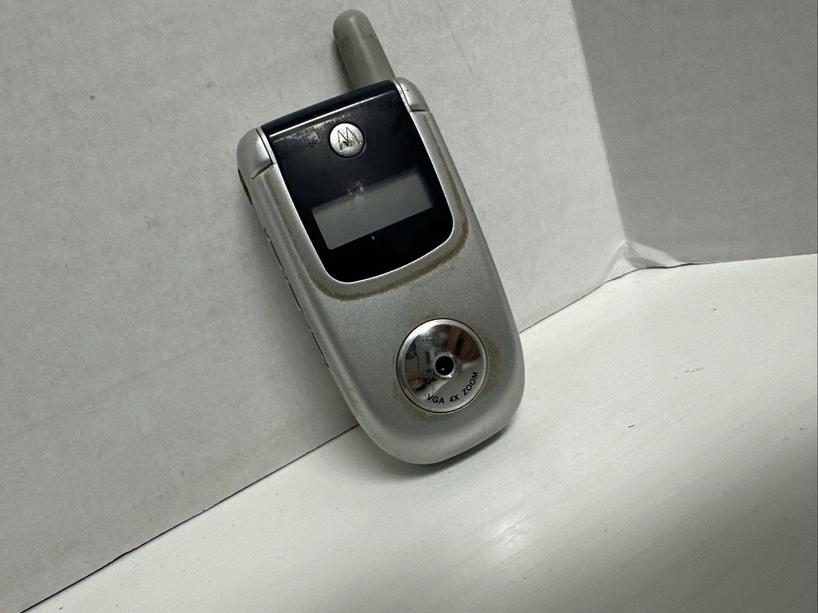 MOTOROLA V220 CINGULAR OLD SCHOOL FLIP PHONE