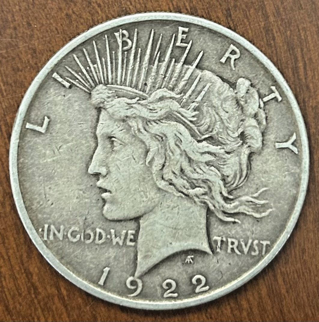 1922 D Peace Silver Dollar - Circulated 1922 D Peace Silver Dollar - Circulated