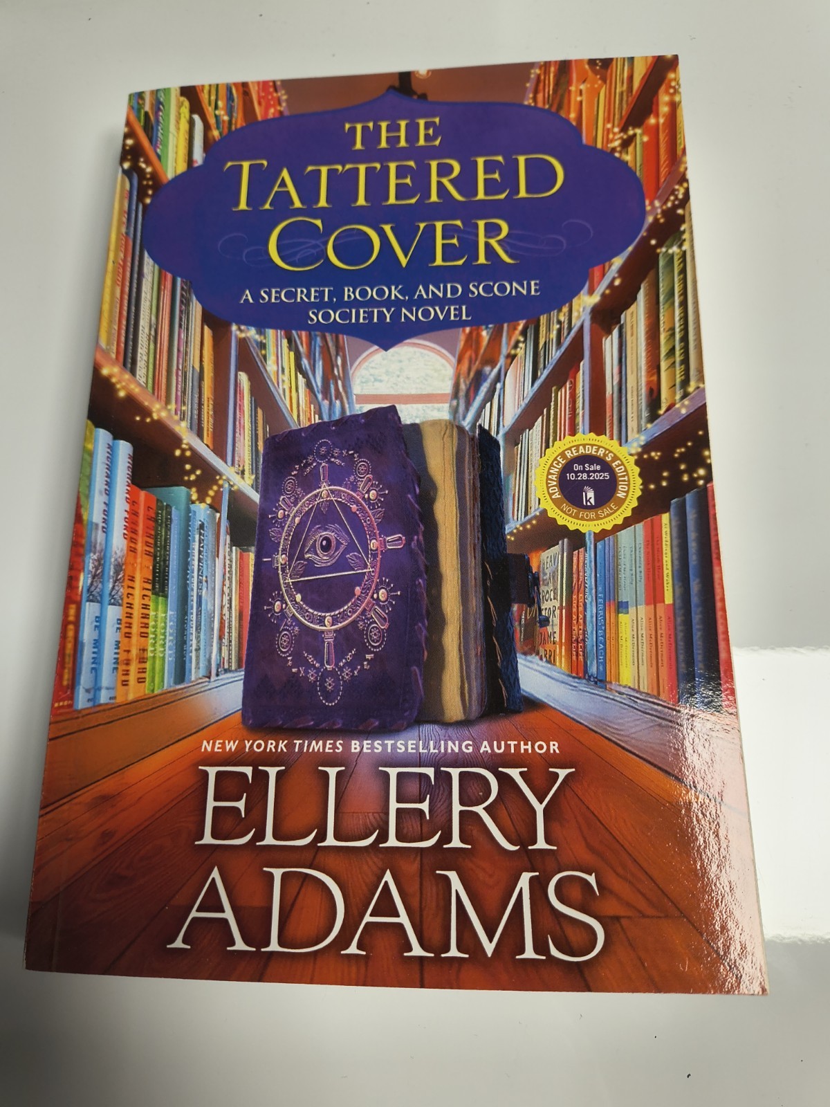 The Tattered Cover, Ellery Adams The Tattered Cover, Ellery Adams