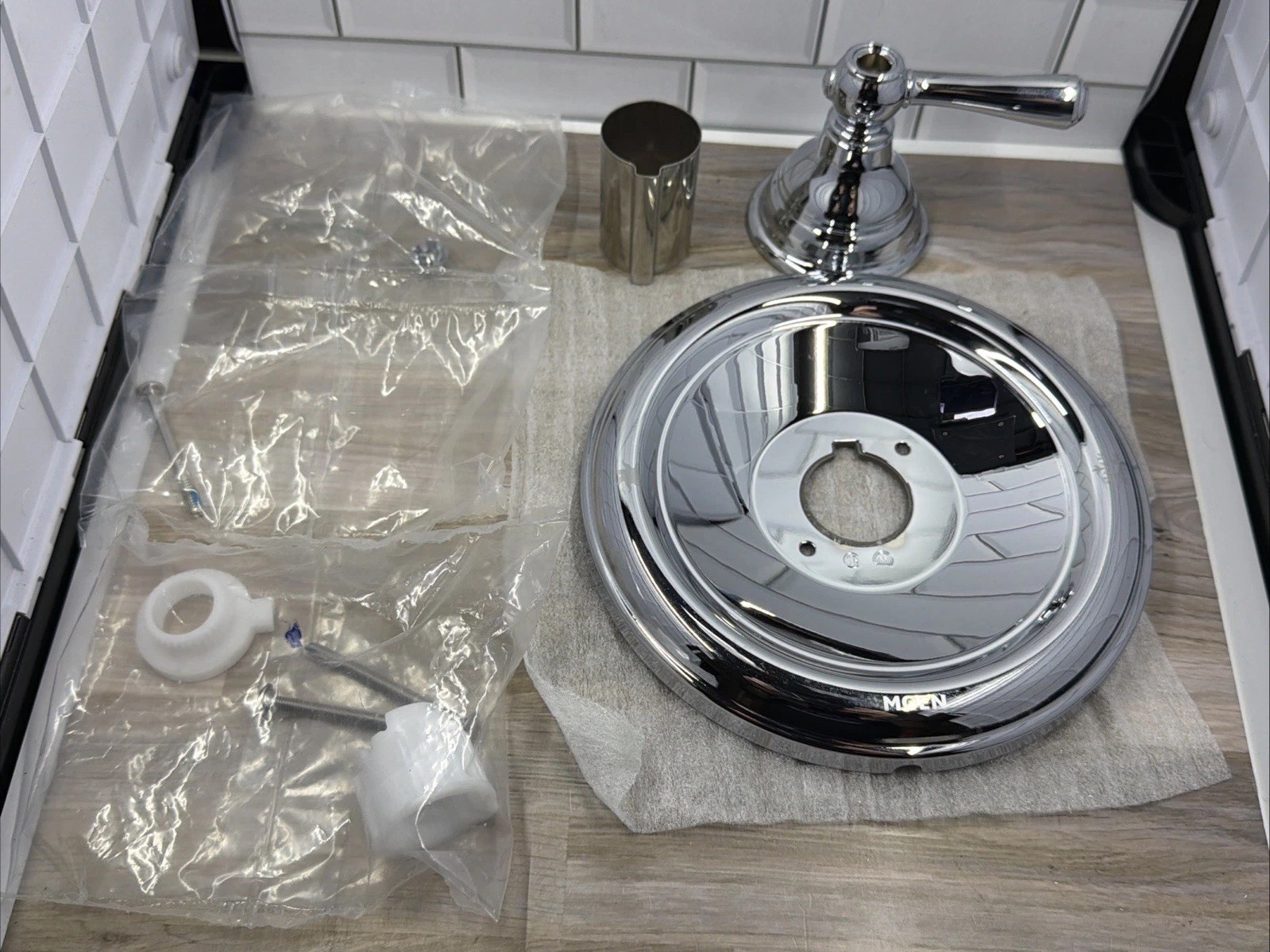 NEW Moen Brantford T62151 Pressure Balanced Valve Trim,Chrome New Without Box