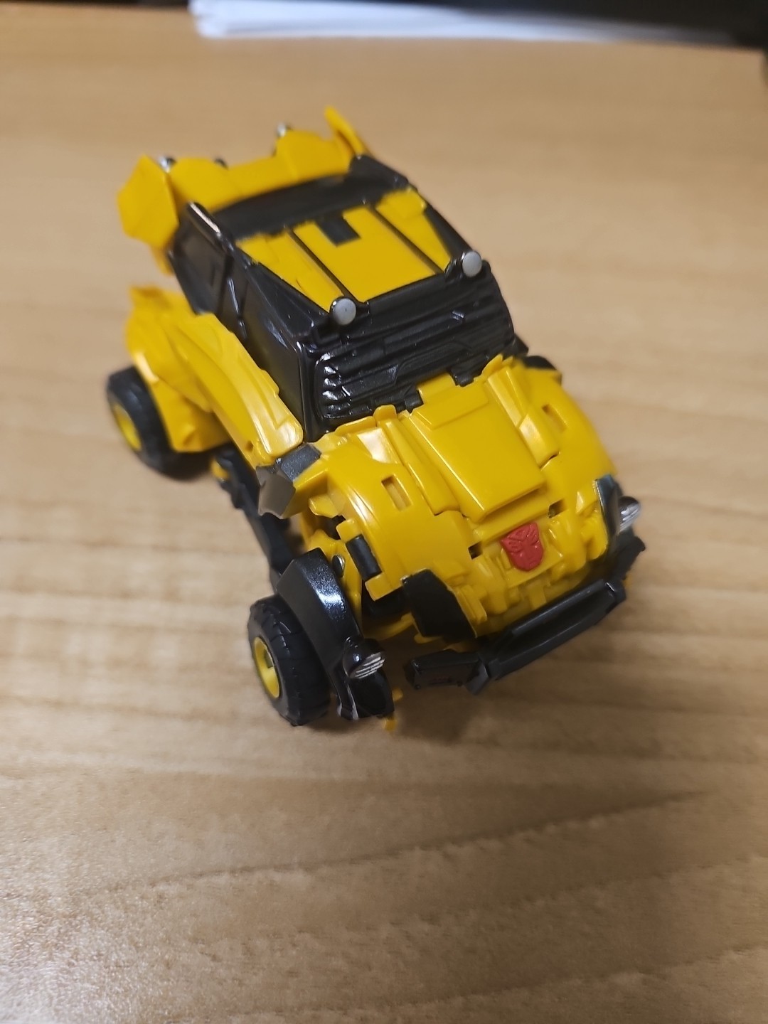 2025 Hasbro Transformers Reactivate - Deluxe Class - BUMBLEBEE (Gamer Edition).