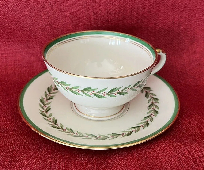 Coronado H&C Heinrich & Co Bavaria Footed Cup & Saucer Holly Berry Gold Trim VTG Coronado H&C Heinrich & Co Bavaria Footed Cup & Saucer Holly Berry Gold Trim VTG