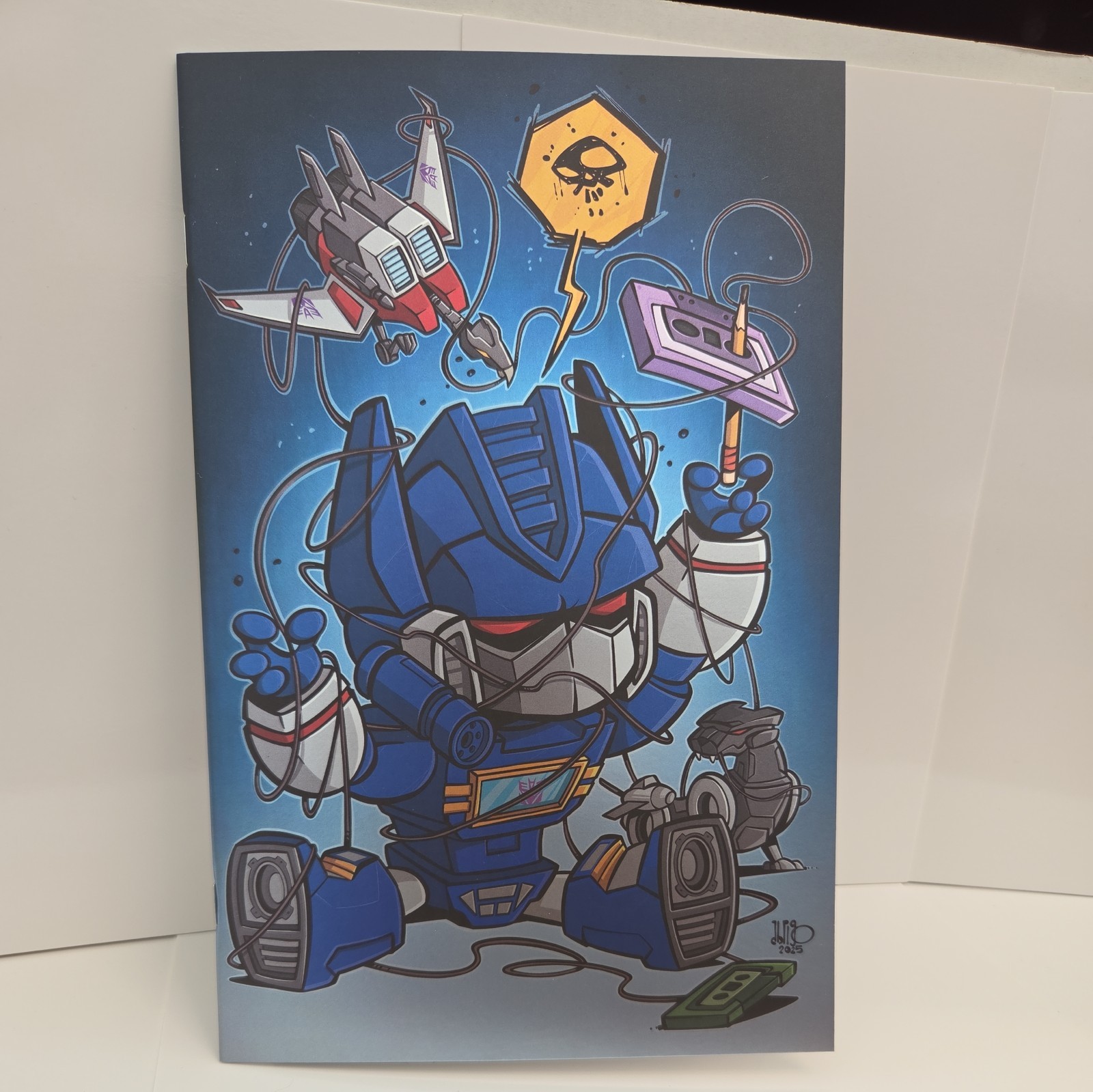 TRANSFORMERS #22 FREELY ABRIGO SDCC 2025 EXCLUSIVE FOIL EDITION LIMITED TO 300.