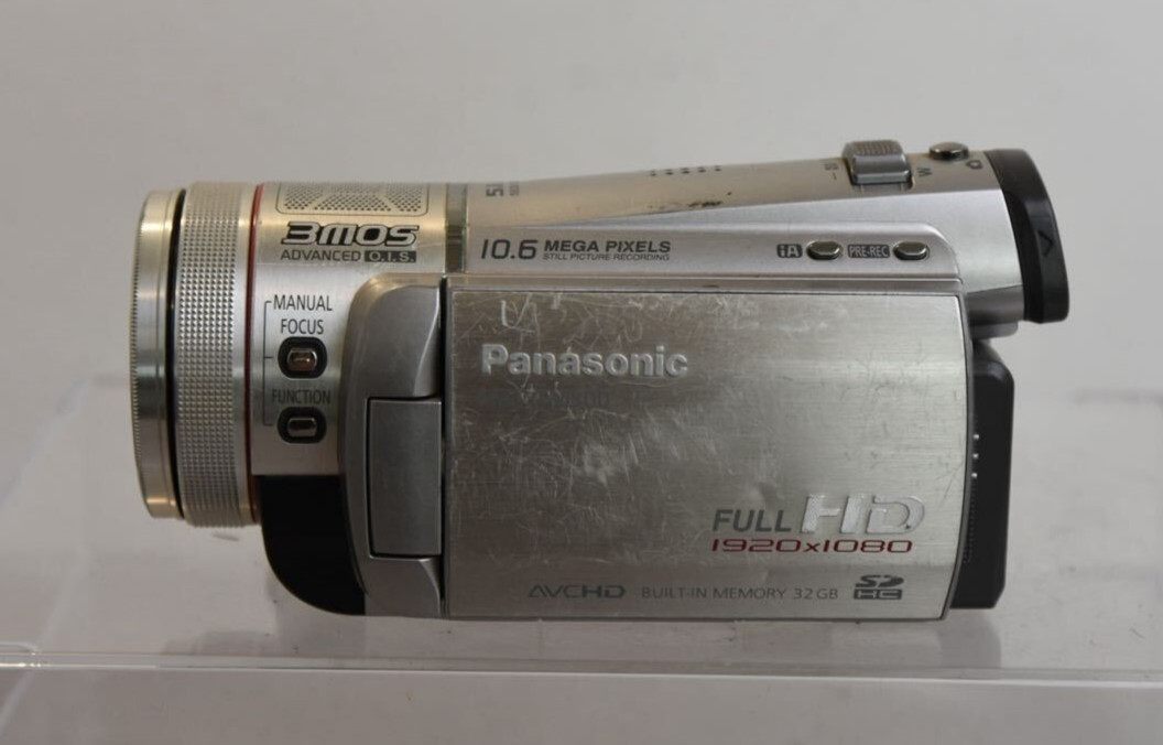 Panasonic HDC-TM300 Full HD Digital Video Camera Leica Lens Silver Japan