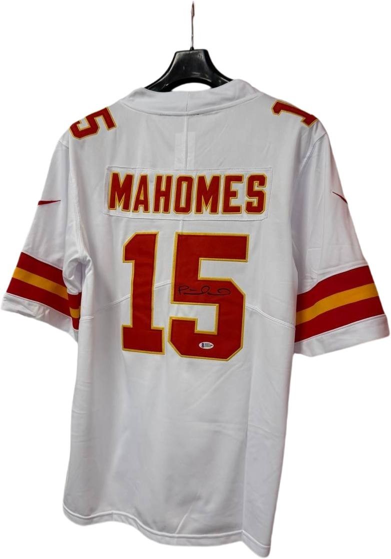 Signed PATRICK MAHOMES (Player NFL) KC Chiefs Autographed BAS COA