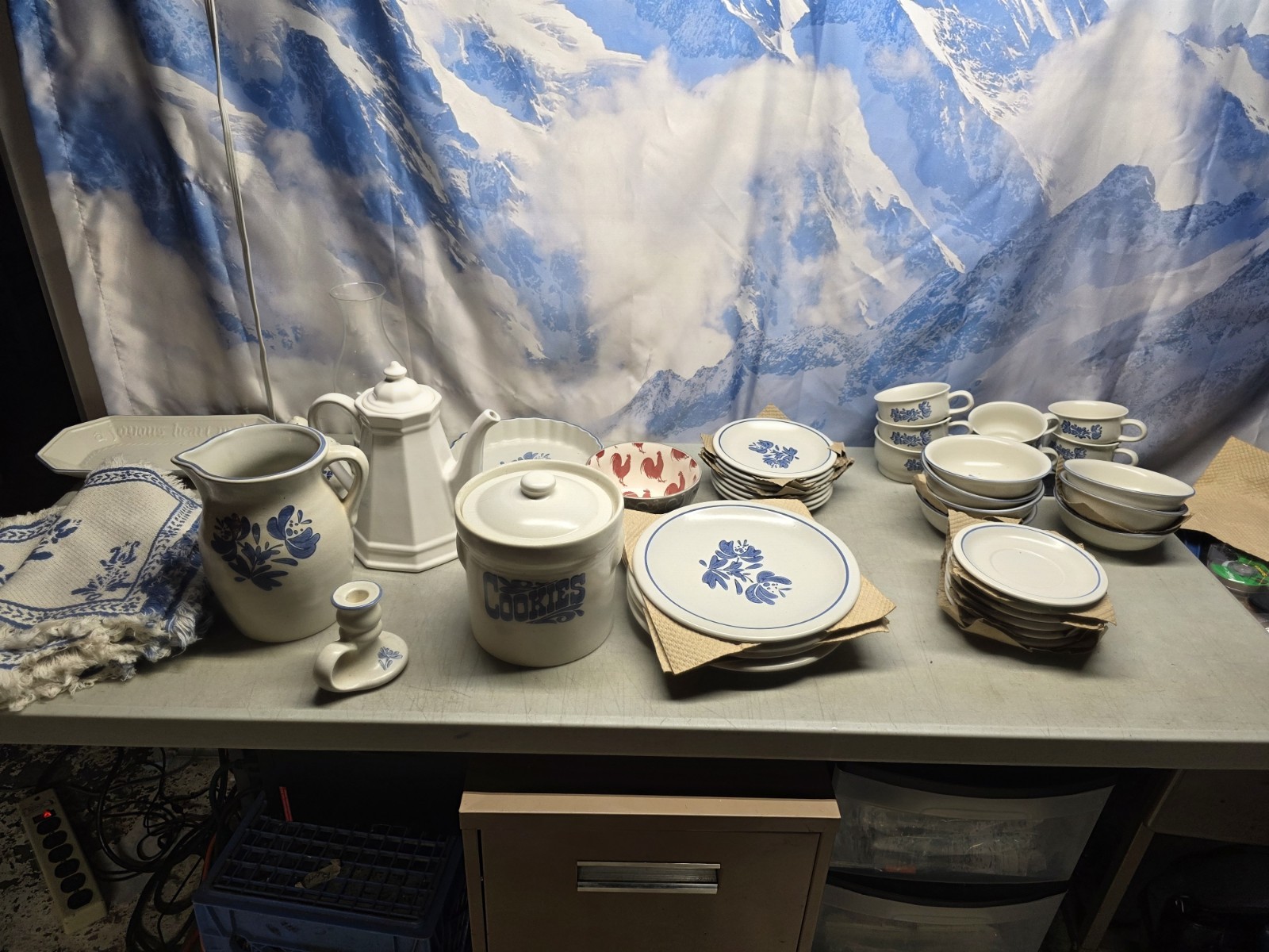Pfaltzgraff Yorktowne Blue White Stoneware Dinnerware Serveware Mega Lot 40+ Pcs