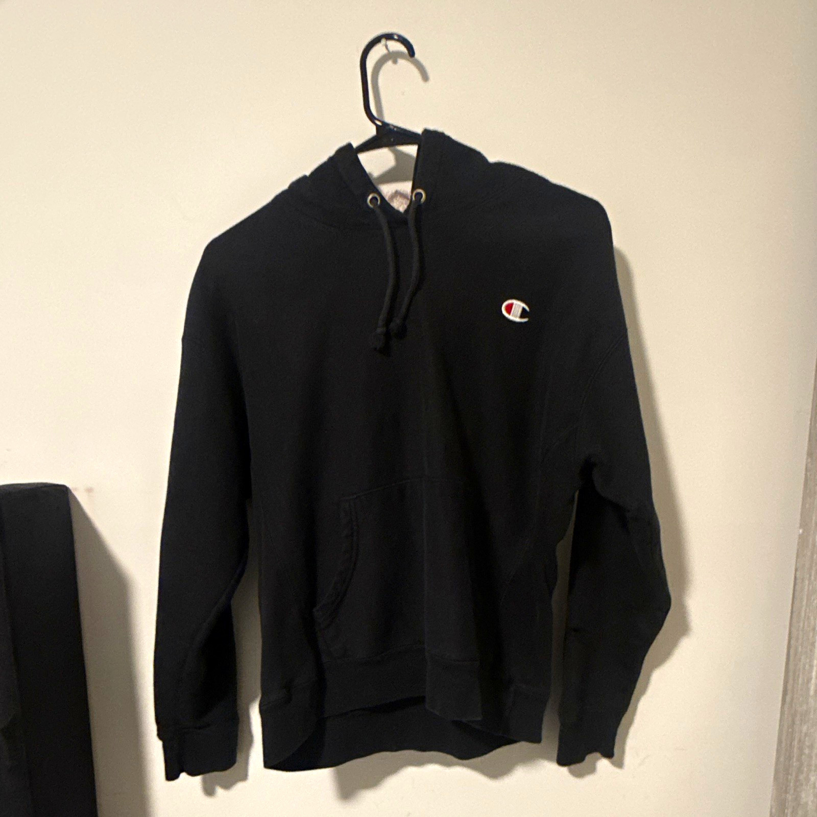 Champion Teens L Black Solid Pullover Hoodie Logo Front Pocket Long Sleeve Champion Teens L Black Solid Pullover Hoodie Logo Front Pocket Long Sleeve