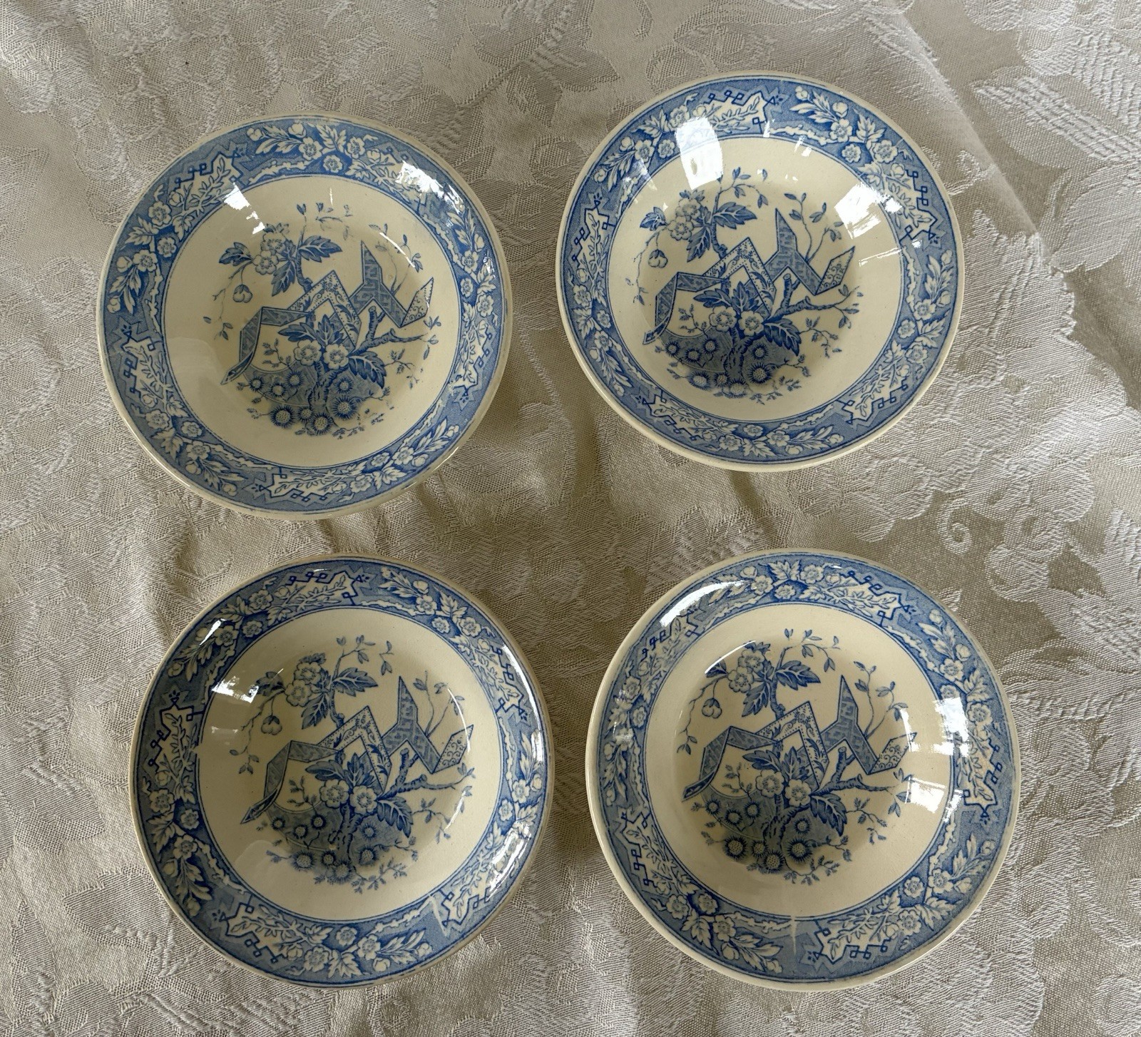 Wedgwood Beatrice Blue & White Ceramic Bowls Set of 4 Fruit/Dessert Bowls Wedgwood Beatrice Blue & White Ceramic Bowls Set of 4 Fruit/Dessert Bowls