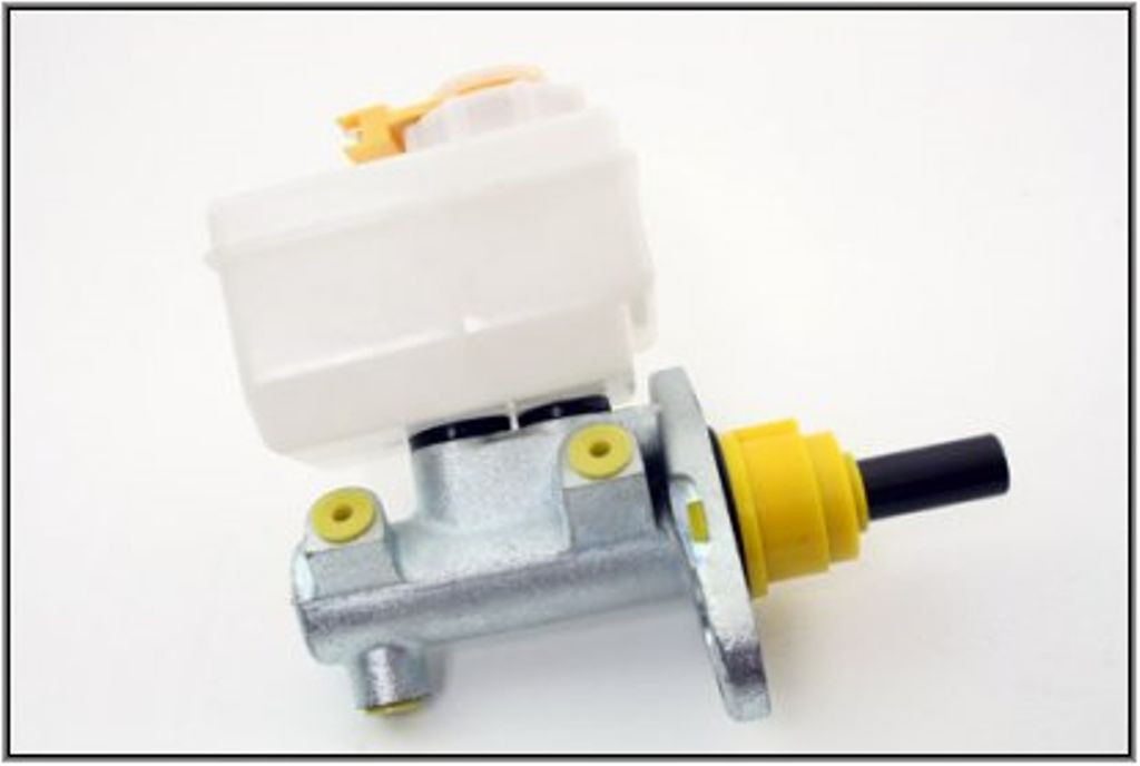 LR013018 Brake Master Cylinder – Defender 90/110 (NO ABS)