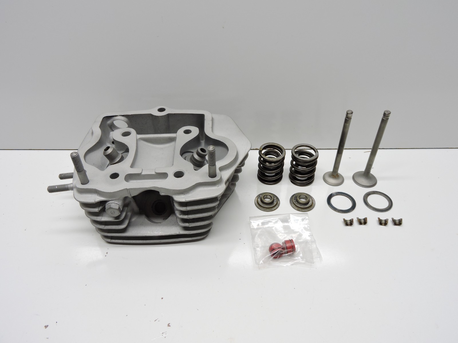 1973-76 Honda XR75 Cylinder Head