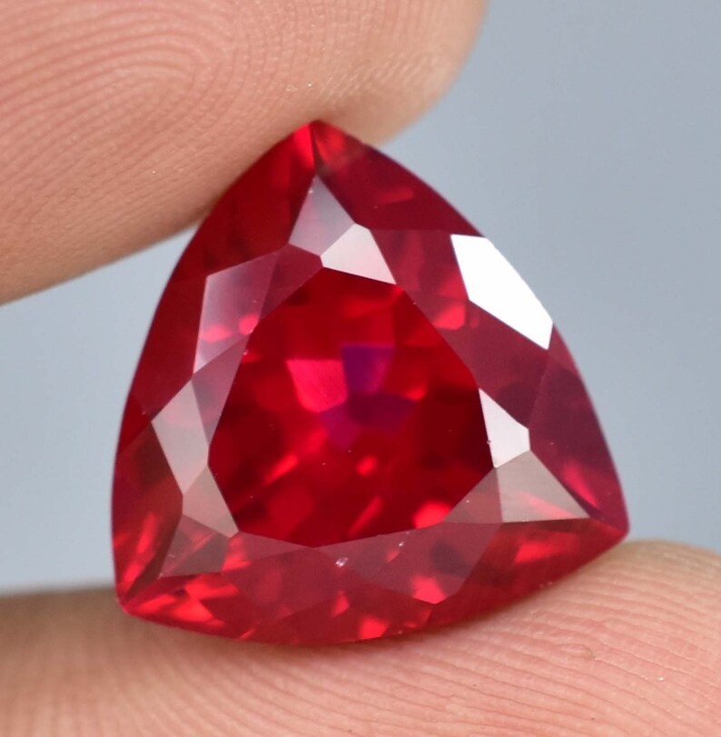 CERTIFIED 6.25 Ct Natural Red Diamond Trillion cut LOOSE VVS1/ 11.8 mm