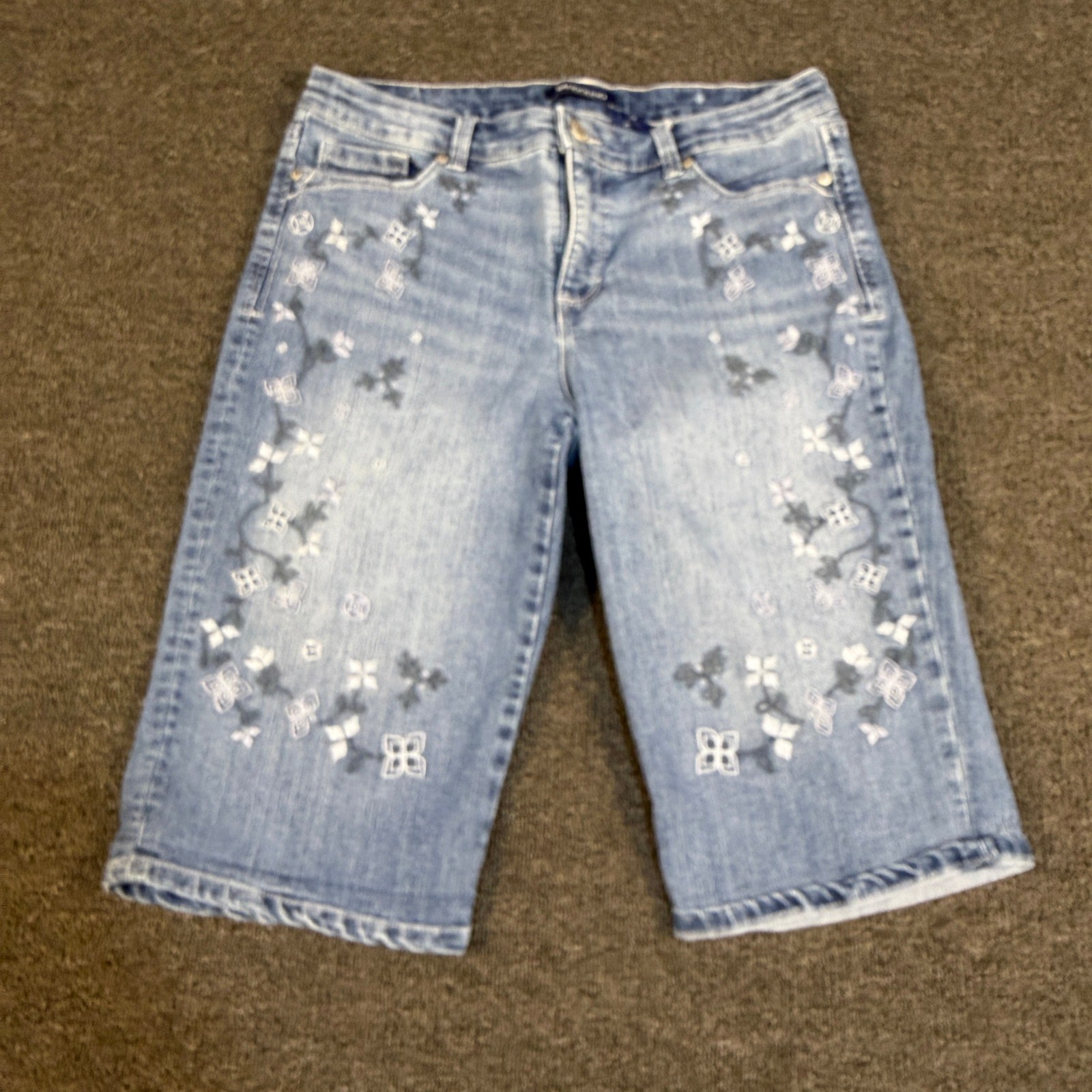 Bandolino Riley Bermuda Shorts Blue Light Wash Embroidered Floral Butterfly 8