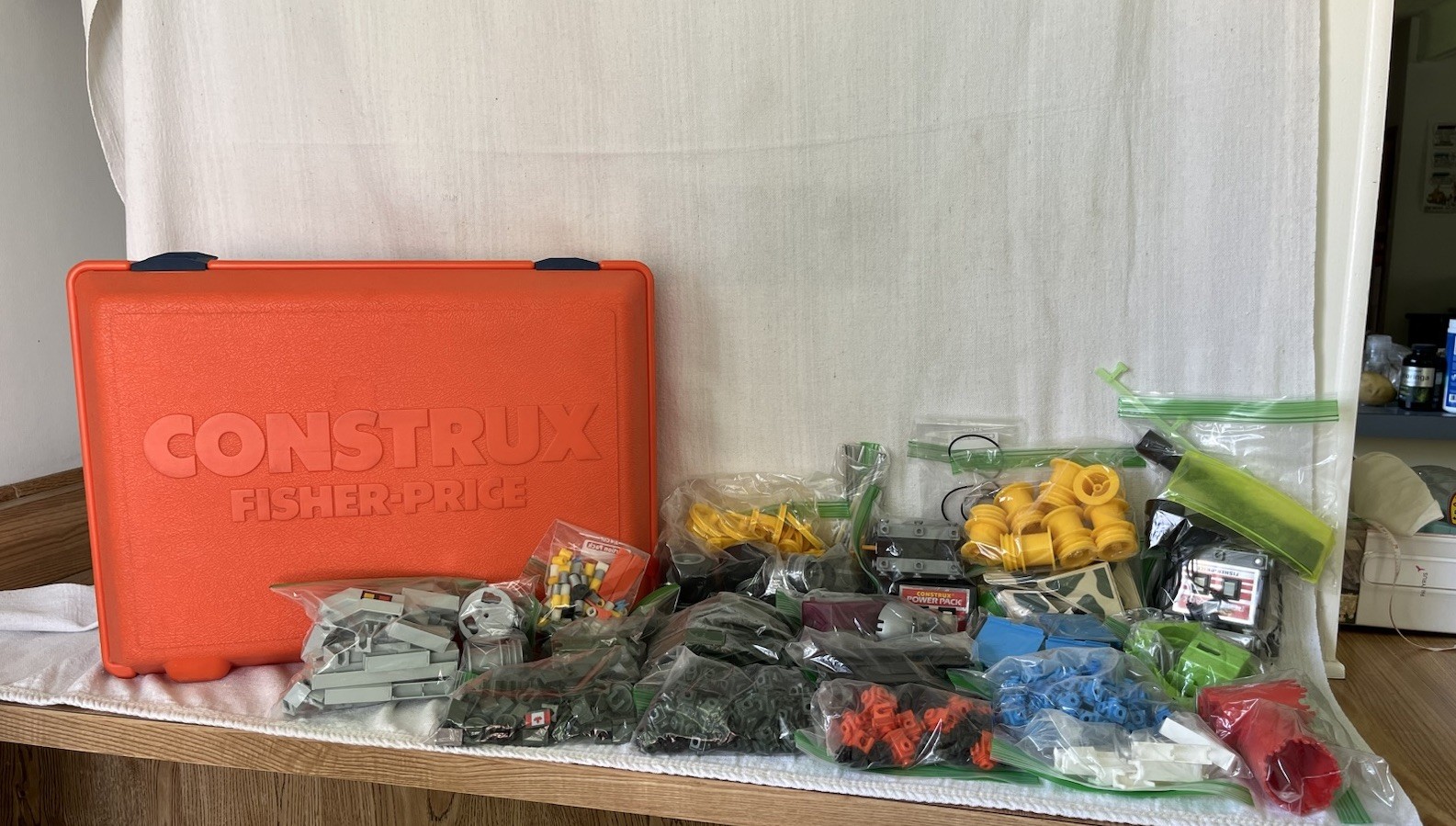 Vintage Fisher-Price Construx Space Military Construction 1971 Piece Lot w/Case