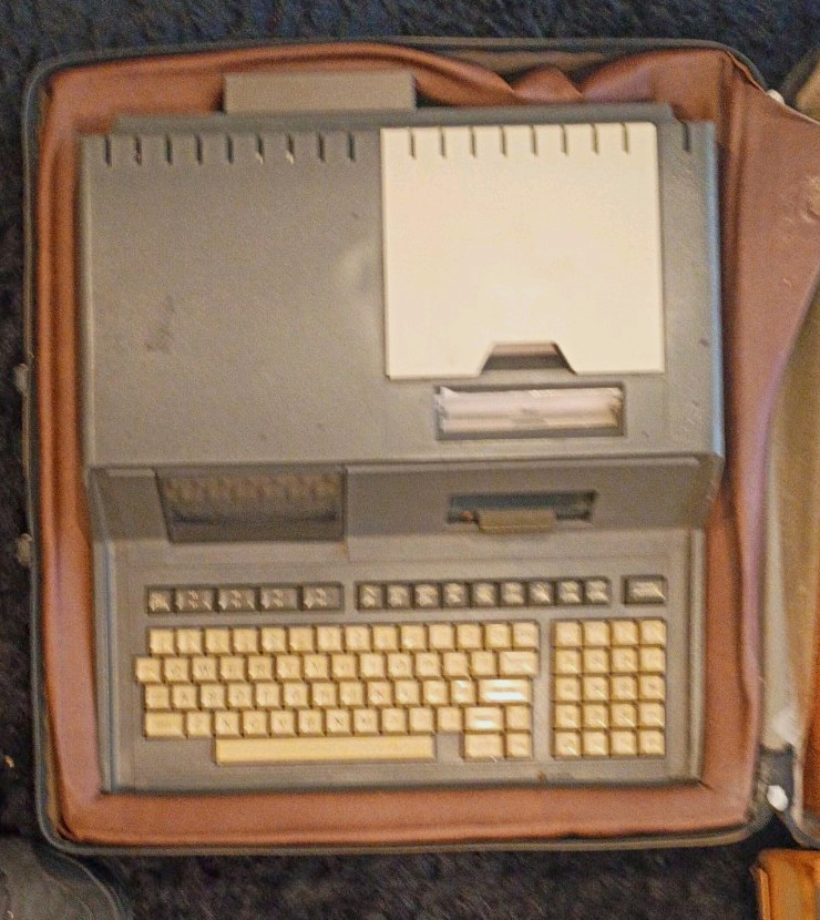 Vintage Hewlett-Packard HP 9825A Desktop Computer Calculator Powers On w/ Case