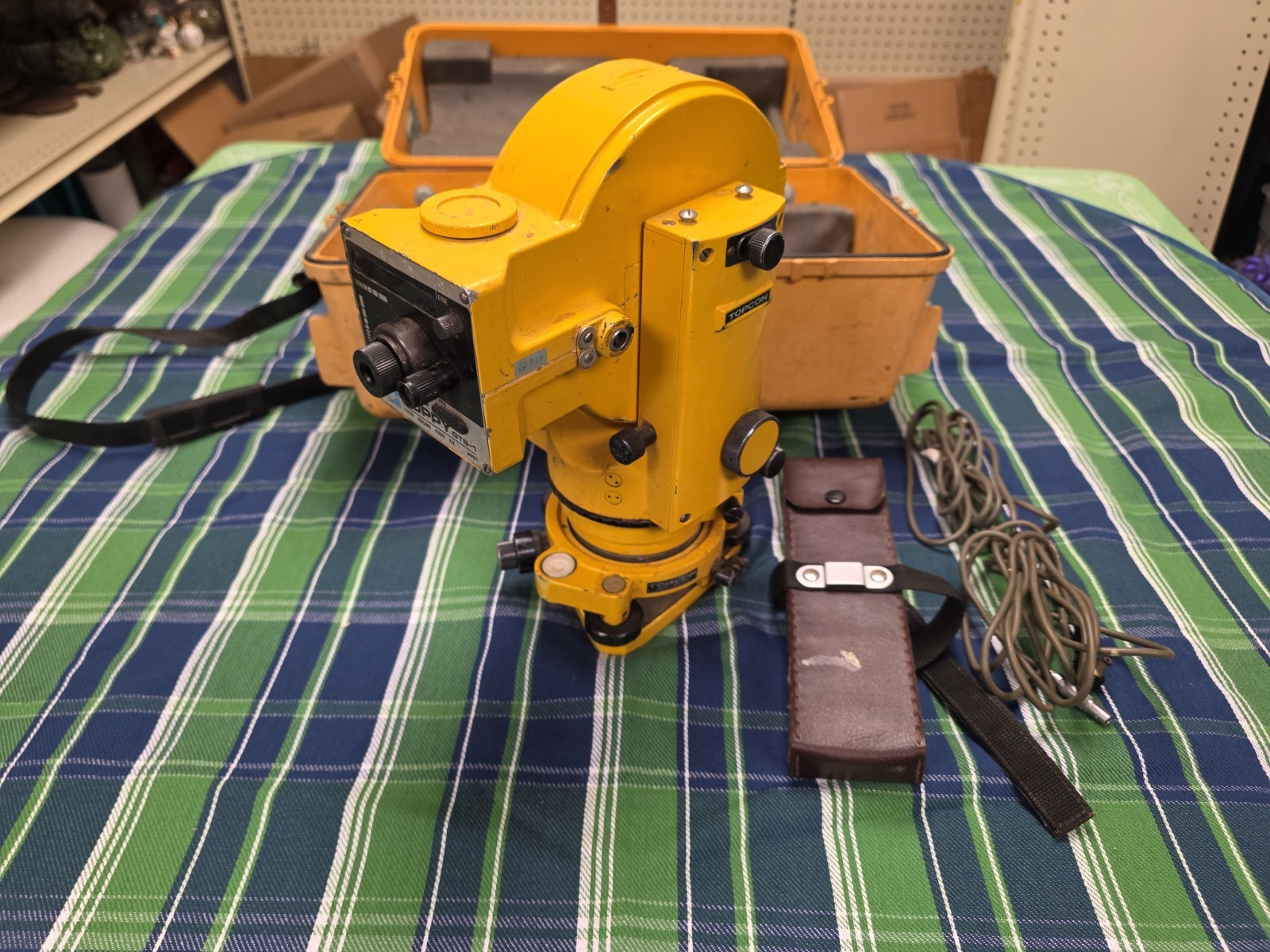Topcon Guppy GTS-1 with case and battery pack battery pack and unit untested