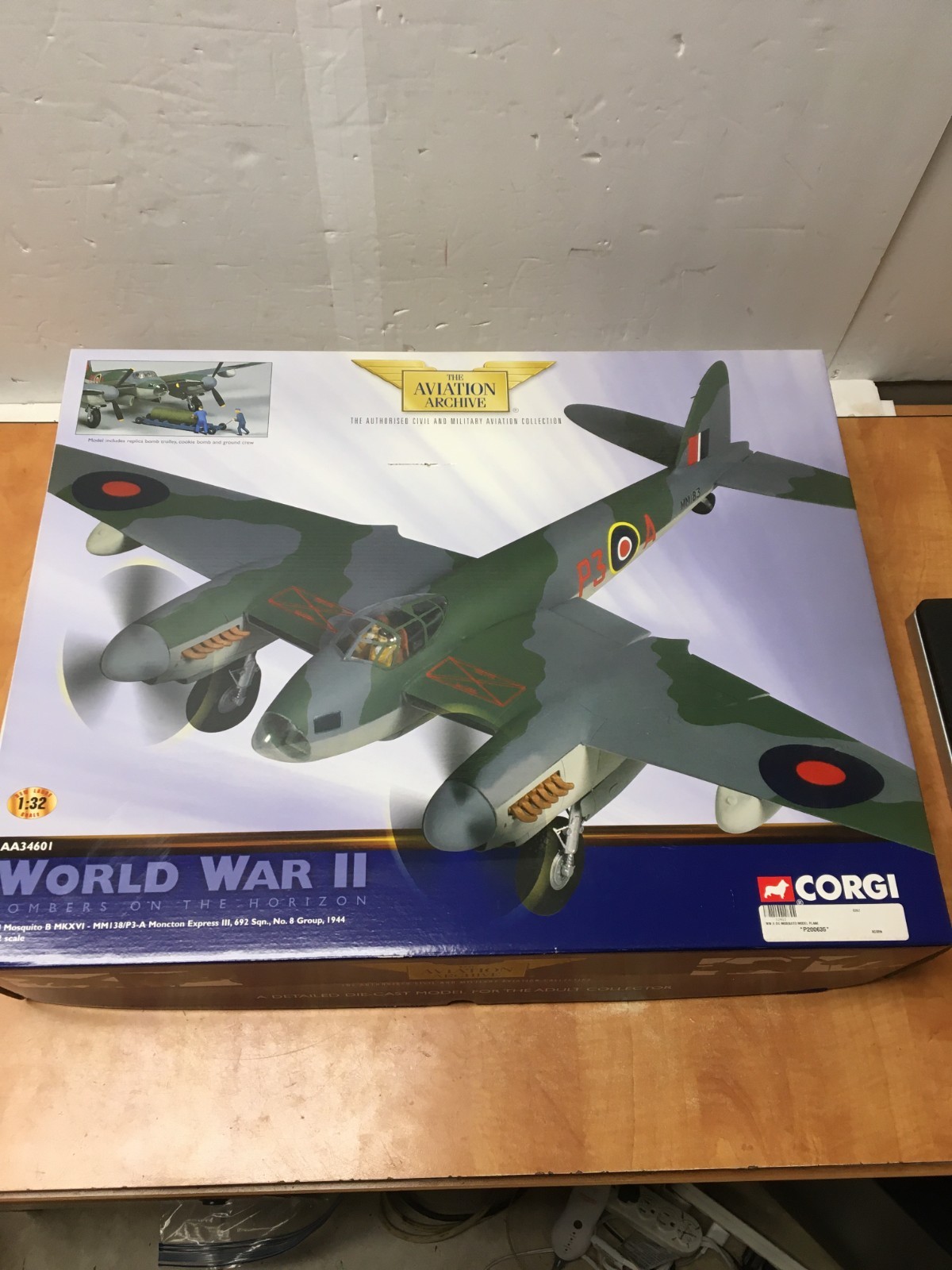 AA34601 CORGI DH Mosquito B MKXVI - MM138/P3-A Moncton Express 1944 WW2 1:32