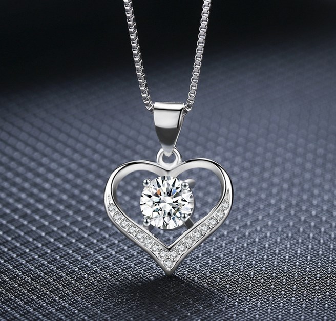 925 Sterling Silver Love Heart Cubic Zirconia CZ Pendant Necklace 18\