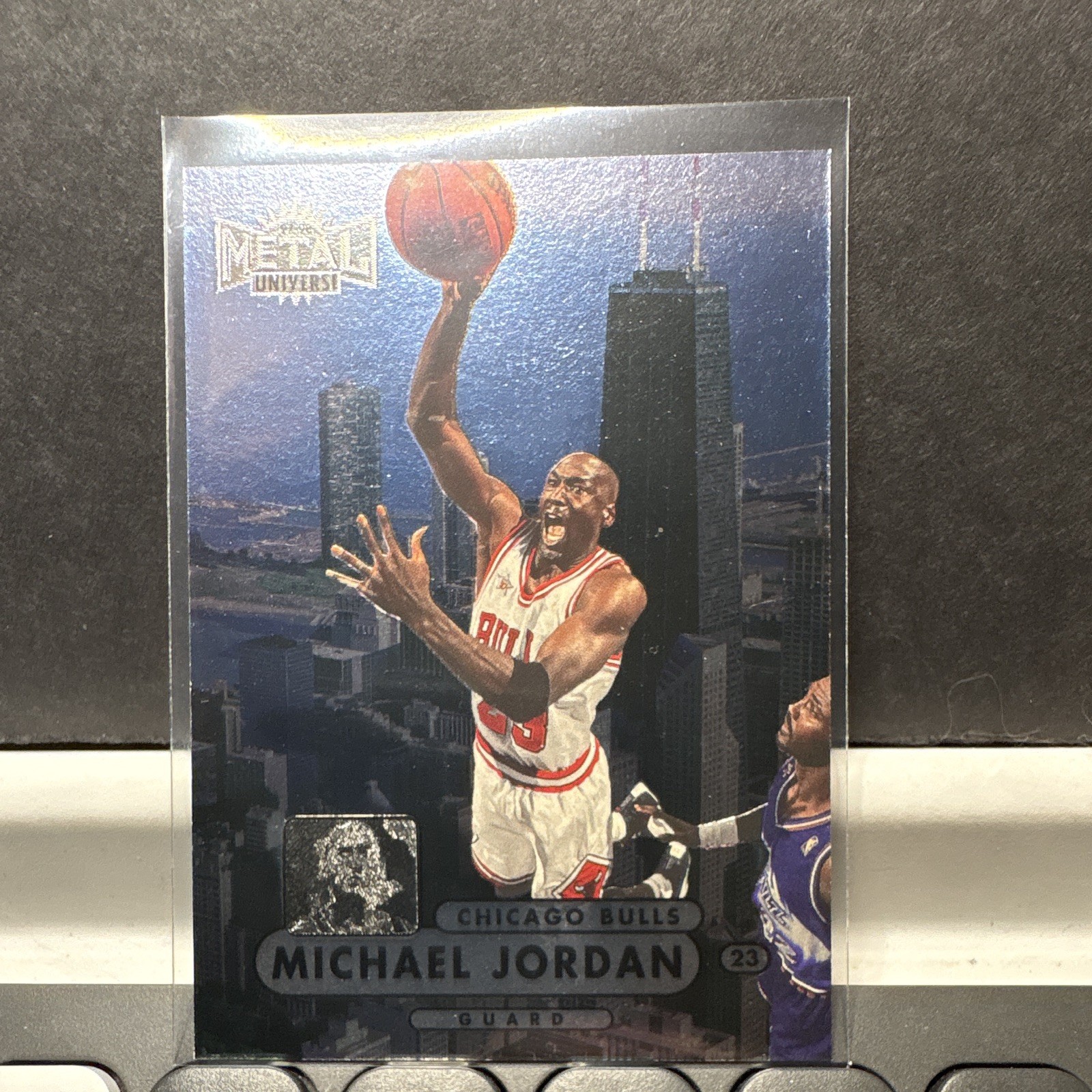 SkyBox 1997-98 Metal Universe Michael Jordan #23 Chicago Bulls Base Set SkyBox 1997-98 Metal Universe Michael Jordan #23 Chicago Bulls Base Set