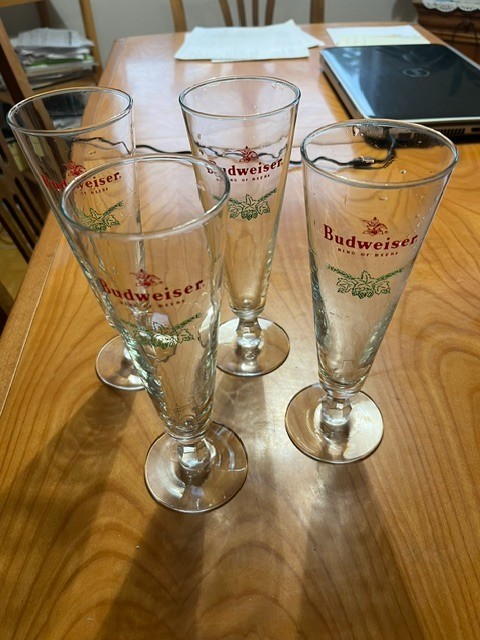 Budweiser Pilsner Glasses. Set of 4 Budweiser Pilsner Glasses. Set of 4
