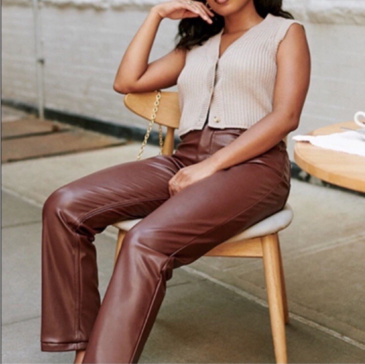 NWT A&F Curve Love Ultra HR Vegan Leather 90’s Straight Leg Pant / SZ 33 or 16 NWT A&F Curve Love Ultra HR Vegan Leather 90’s Straight Leg Pant / SZ 33 or 16