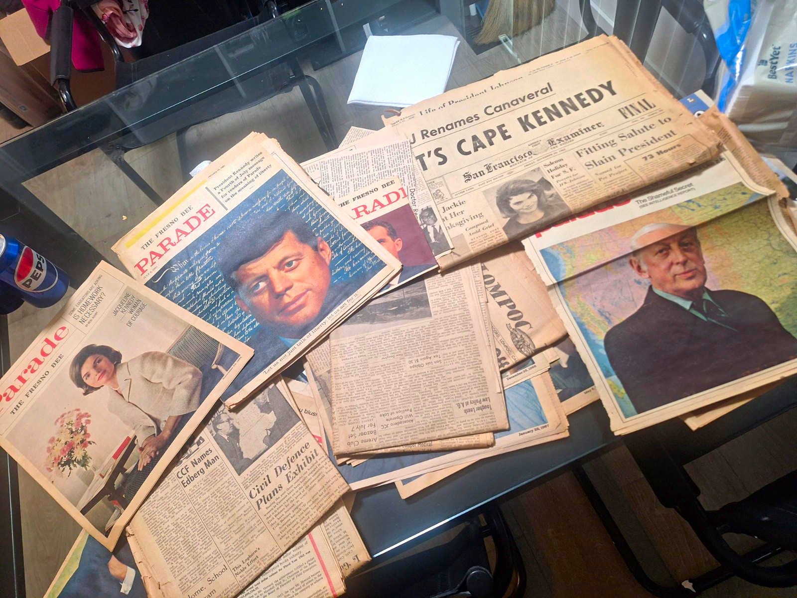 Vintage Newspaper & Magazine Lot w/ Parade Inserts - 1951 & 1962 Issues Vintage Newspaper & Magazine Lot w/ Parade Inserts - 1951 & 1962 Issues