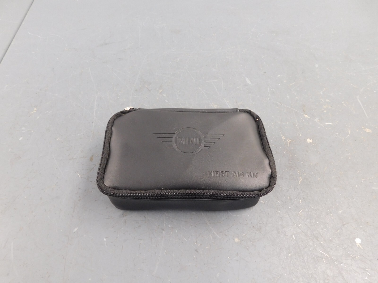 BMW Mini Cooper First Aid Kit  #0007 Q6-1
