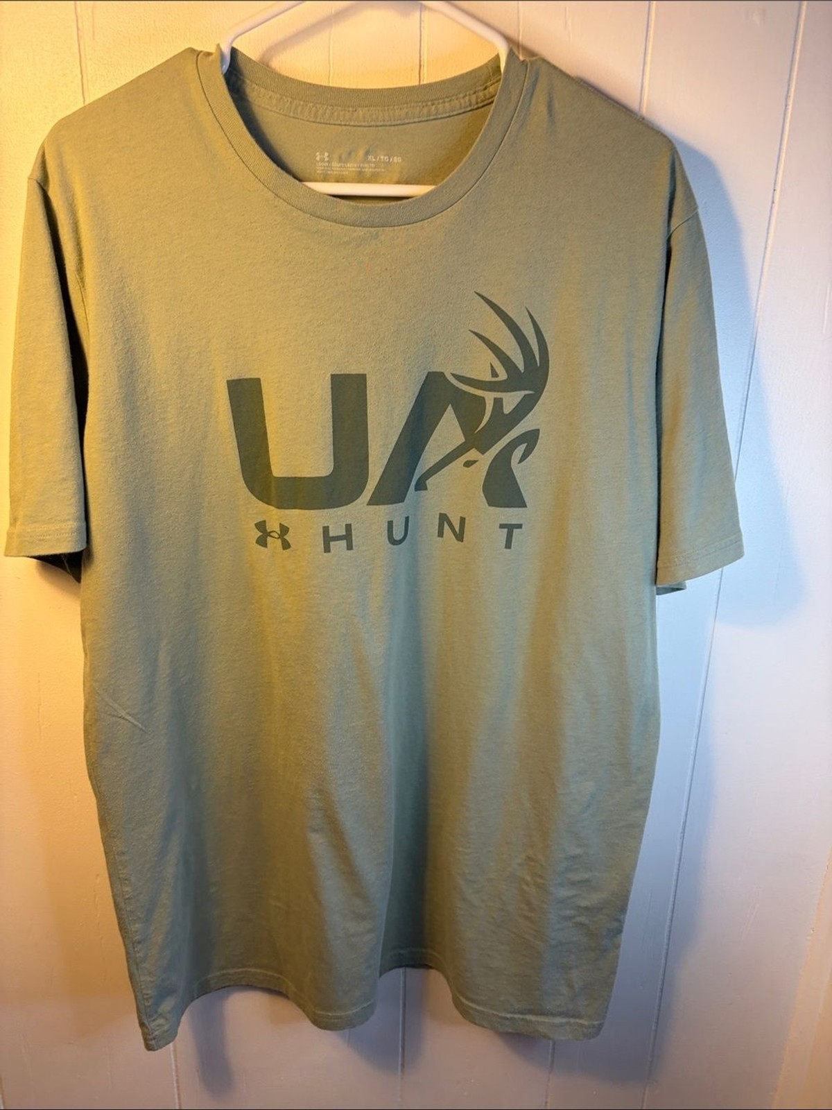 Under Armour Hunt Men\'s Size XLarge Green Antler Logo Graphic T-Shirt