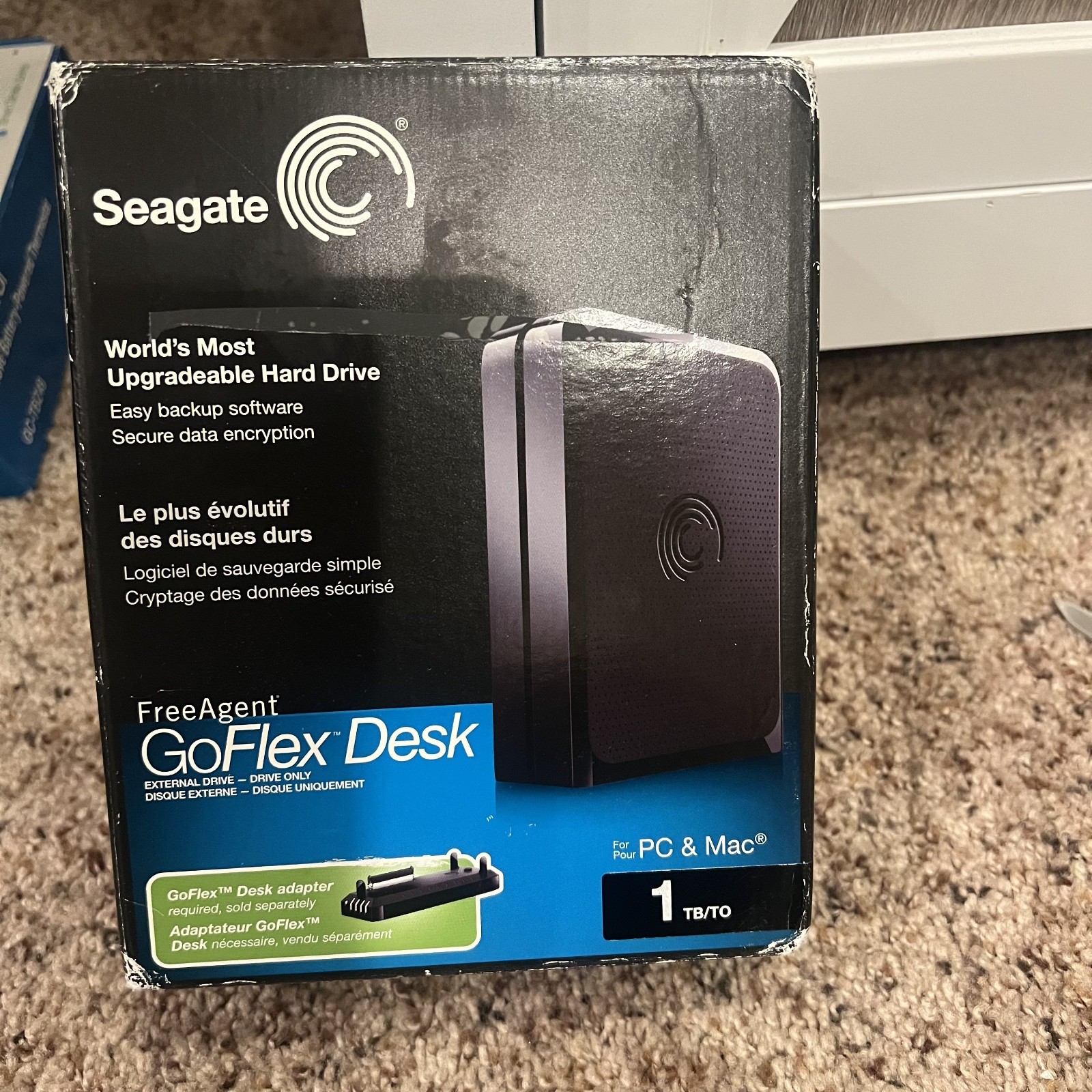 Seagate Free Agent GoFlex Desk 1 TB External Hard Drive USB 2.0 Seagate Free Agent GoFlex Desk 1 TB External Hard Drive USB 2.0