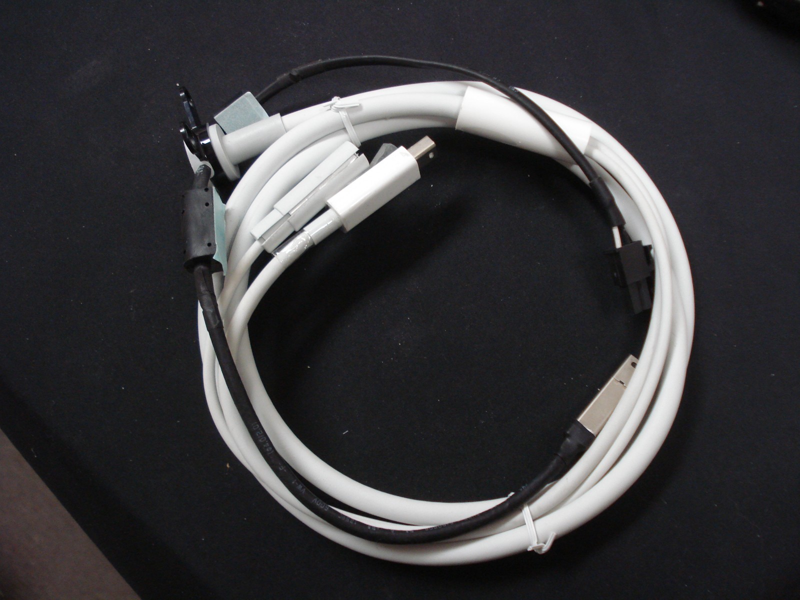 BRAND NEW Apple Thunderbolt LCD Display 27\
