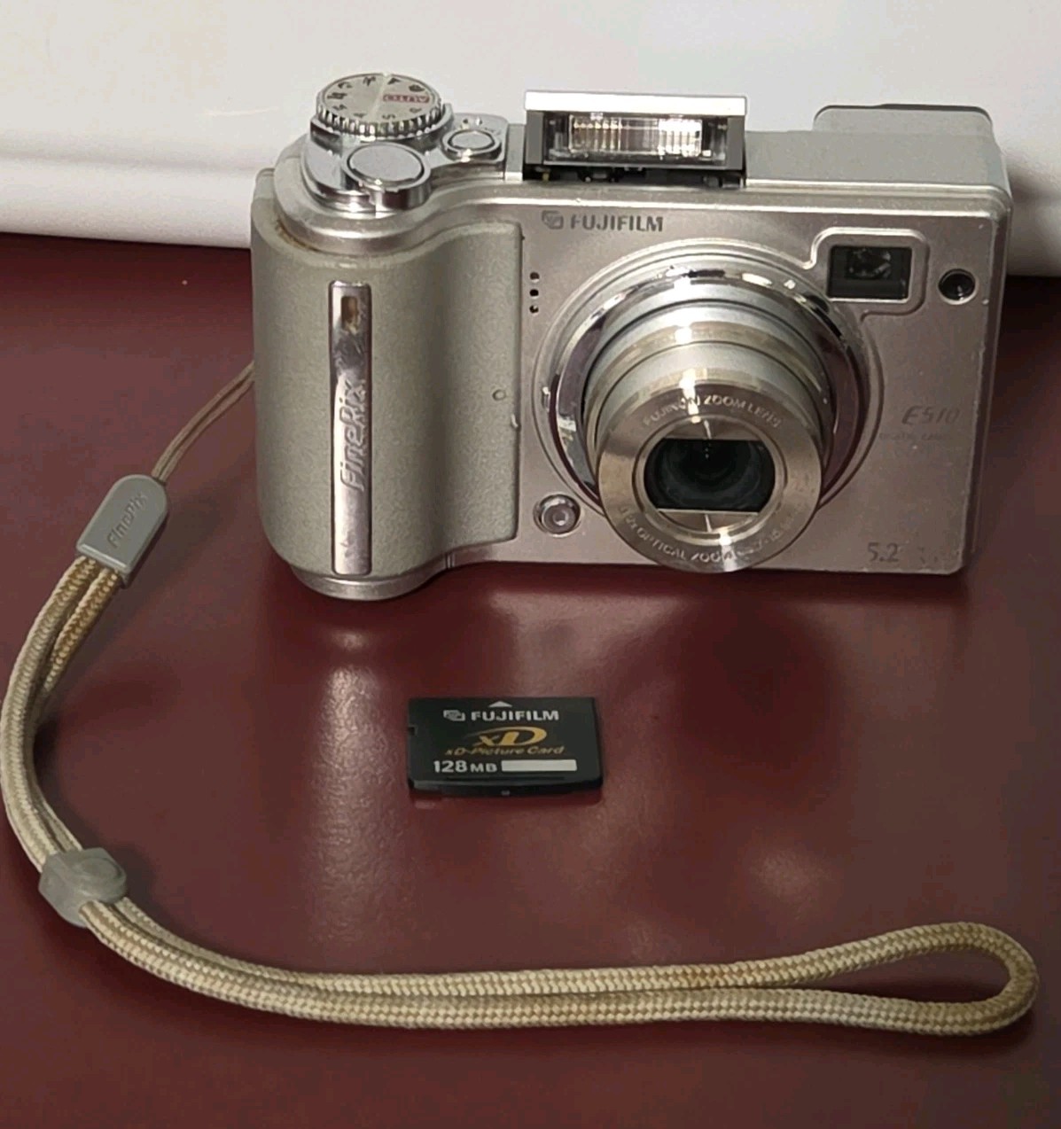 Fujifilm FinePix E510 Silver Digital Camera 5.2MP 3.2x Zoom W/ Memory Card Fujifilm FinePix E510 Silver Digital Camera 5.2MP 3.2x Zoom W/ Memory Card