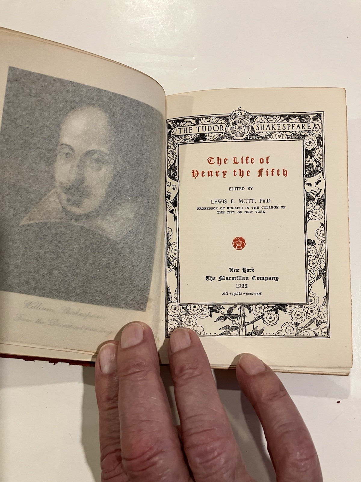 The Tudor Shakespeare, Henry V, 1922, Copyright 1911, First Ed, some uncut pages