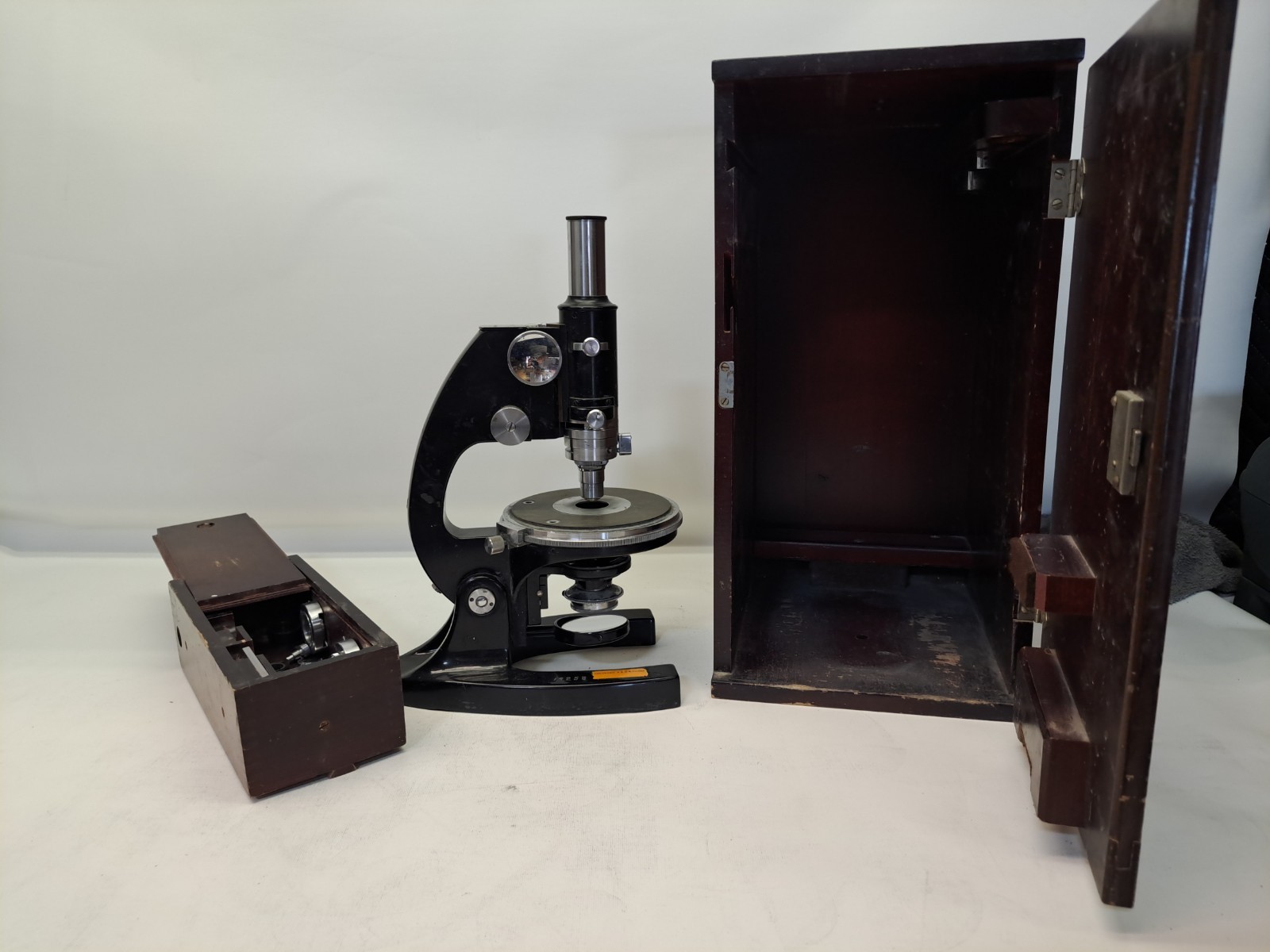 Vintage Bausch Lomb Petrographic Polarizing Microscope WL3533 Strain Free Slider