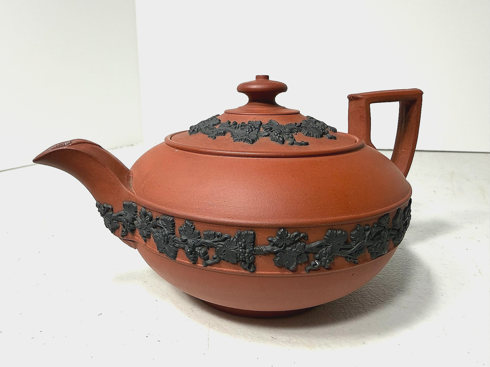 RARE - 19TH CENTURY - Wedgwood Terra Cotta & Black Jasperware Teapot - A/F RARE - 19TH CENTURY - Wedgwood Terra Cotta & Black Jasperware Teapot - A/F