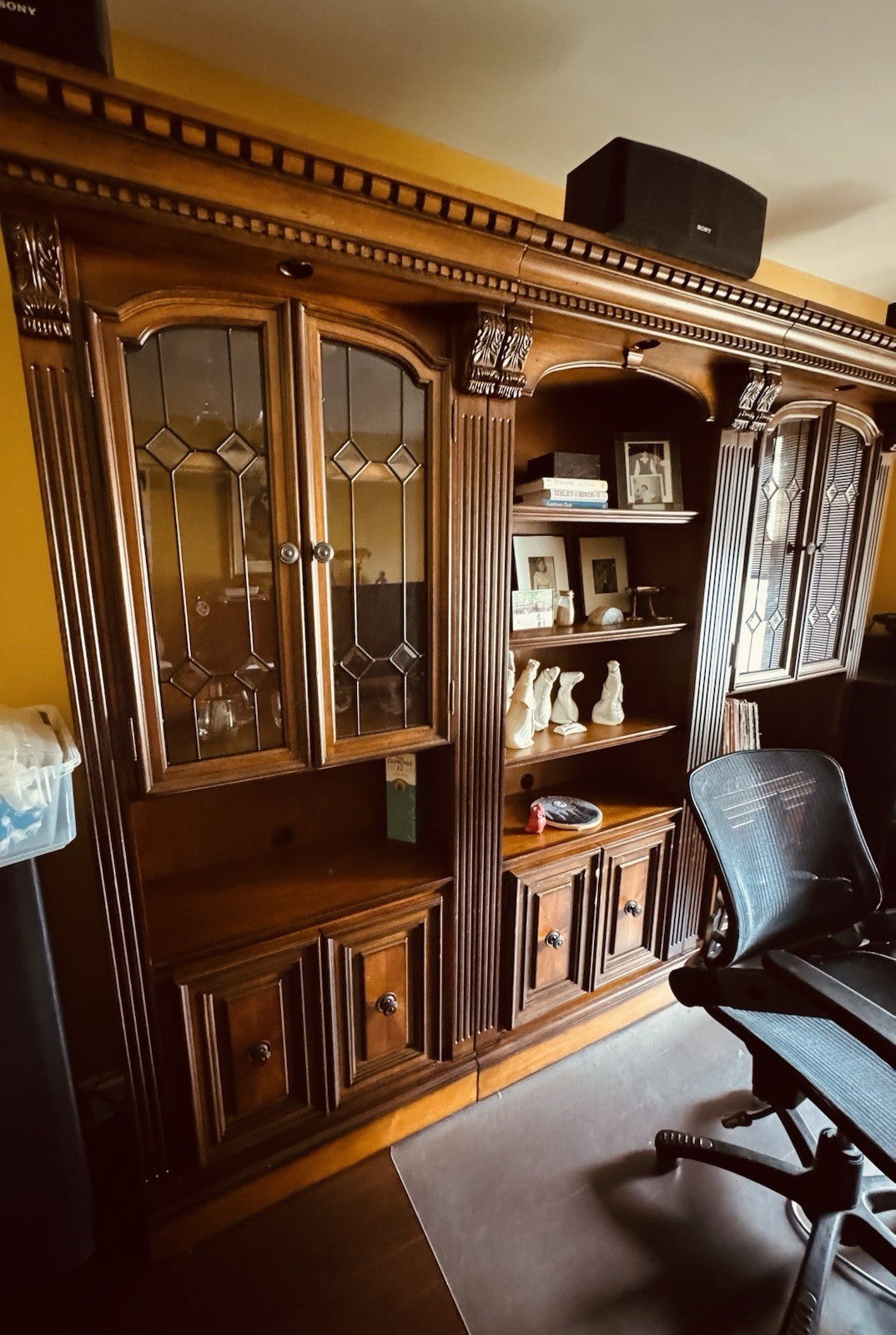 Gorgeous Solid Executive Desk Set Parker House/Huntington Set Gorgeous Solid Executive Desk Set Parker House/Huntington Set