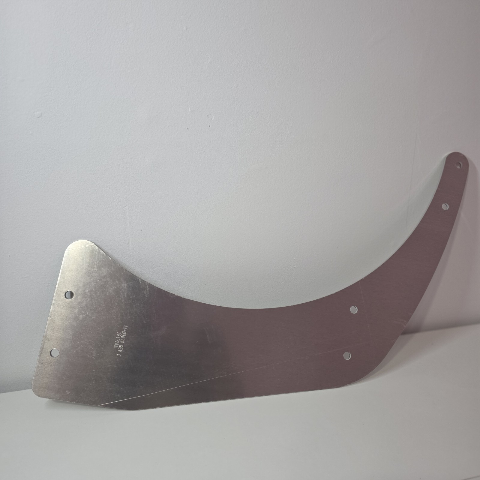 PACCAR BRACKET STEP FUEL TANK 11-03679 PACCAR BRACKET STEP FUEL TANK 11-03679