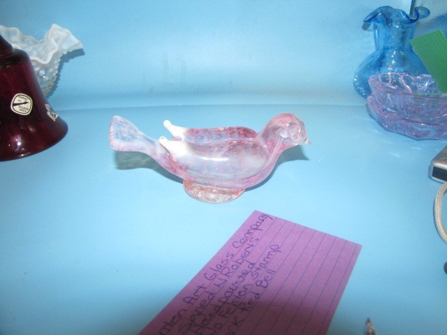 Vintage Fenton pink art glass bird figurine