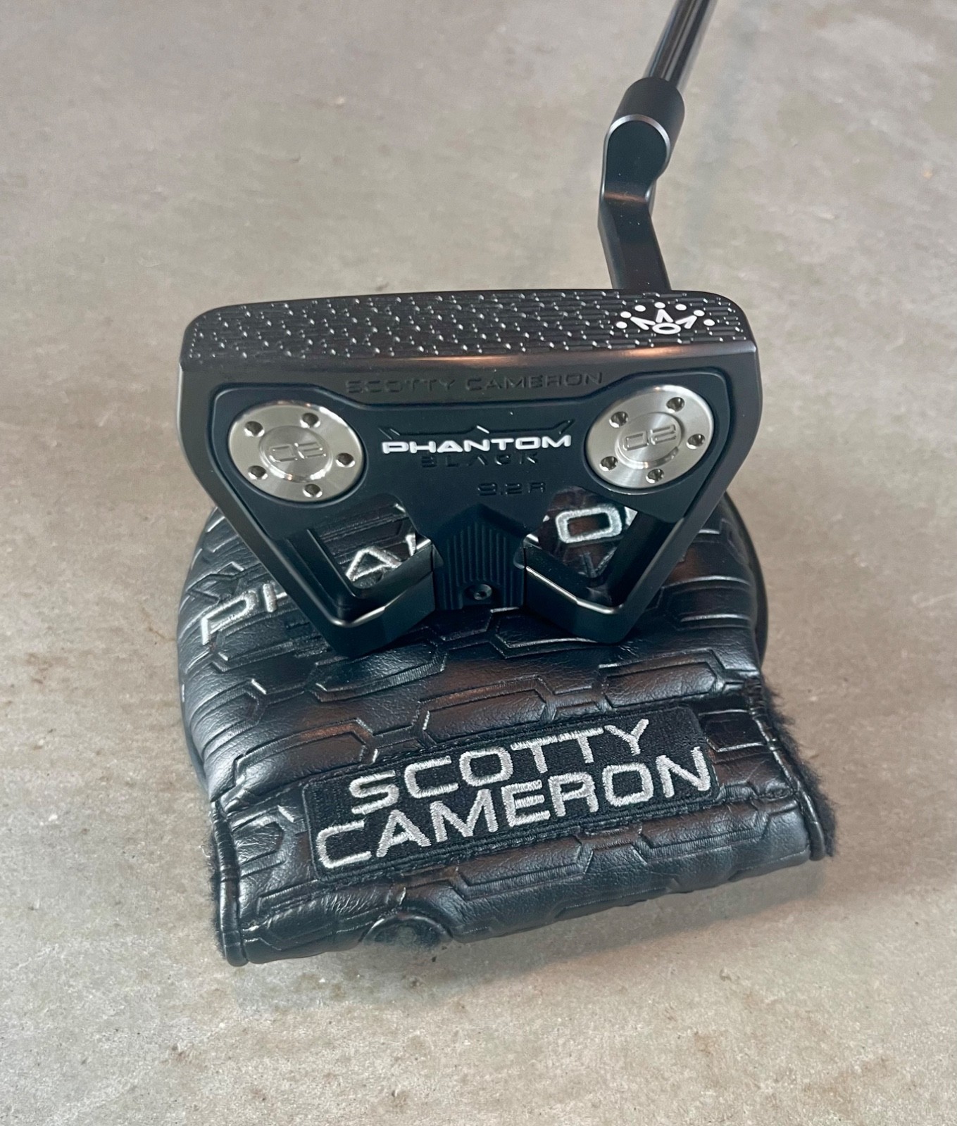 LIMITED EDITION - Scotty Cameron Phantom Black 9.2R Putter - 35” Mint Condition LIMITED EDITION - Scotty Cameron Phantom Black 9.2R Putter - 35” Mint Condition
