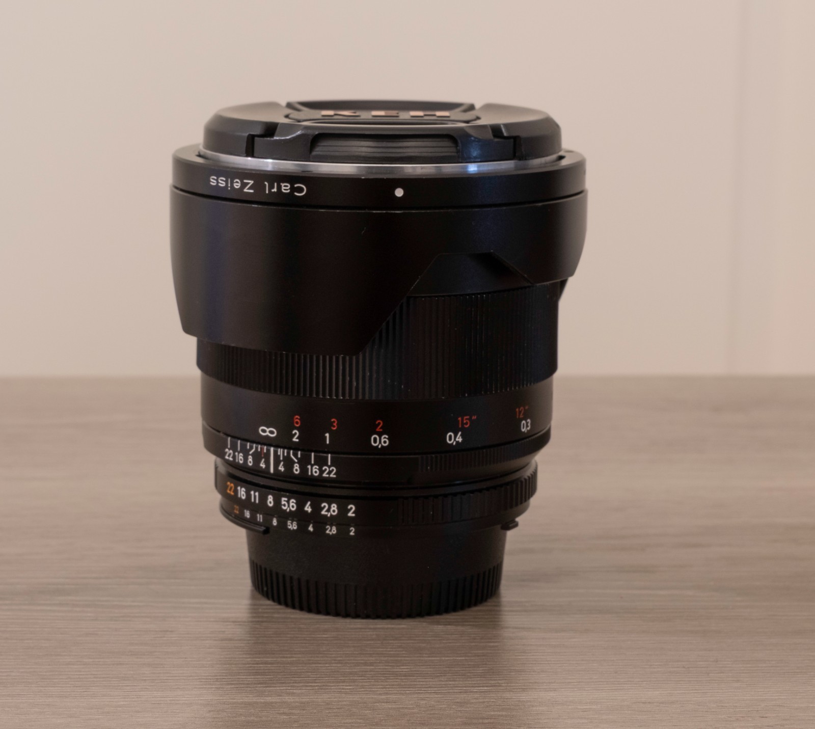 Carl Zeiss Distagon T* 25mm f/2 ZF.2 Lens For Nikon F Mount Carl Zeiss Distagon T* 25mm f/2 ZF.2 Lens For Nikon F Mount