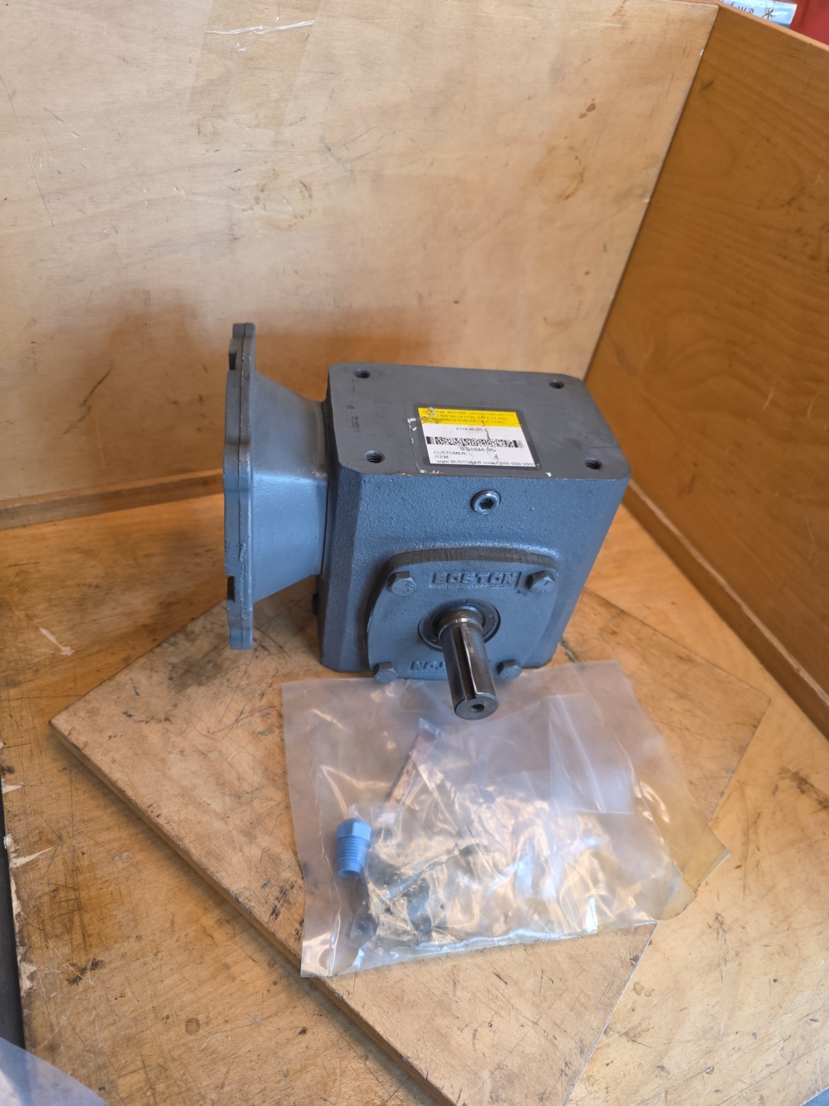 Boston Gear F718-40-B5-J Gear Reducer 40:1 Used, Good Condition Boston Gear F718-40-B5-J Gear Reducer 40:1 Used, Good Condition