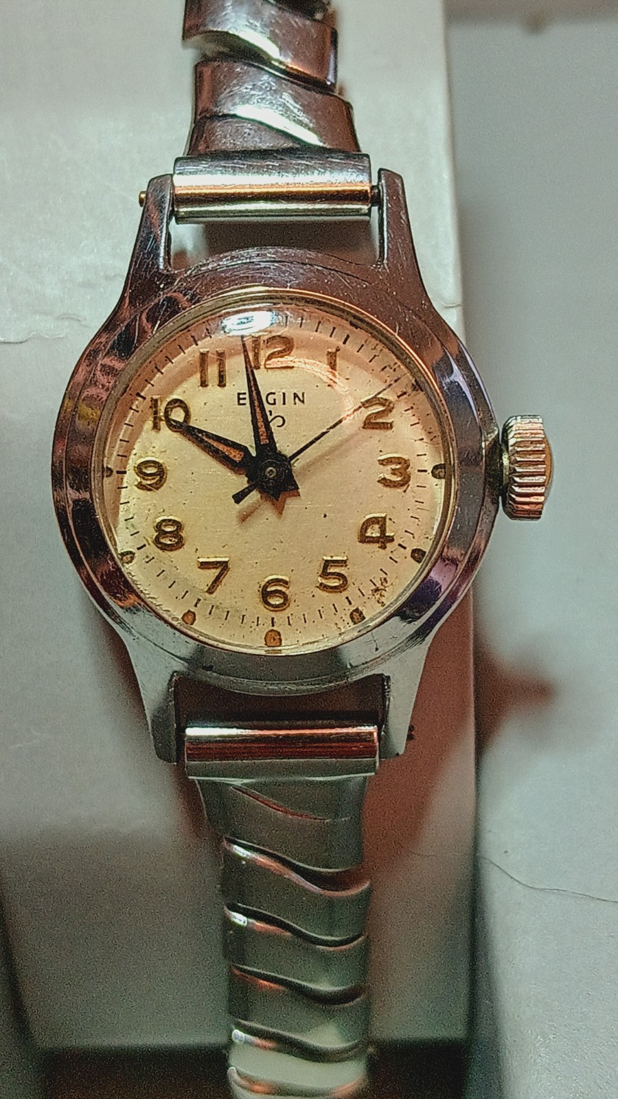 1946 Elgin Durapower Wind-up Watch 3 Hand Movement SS Cream Dial Gold Numerals