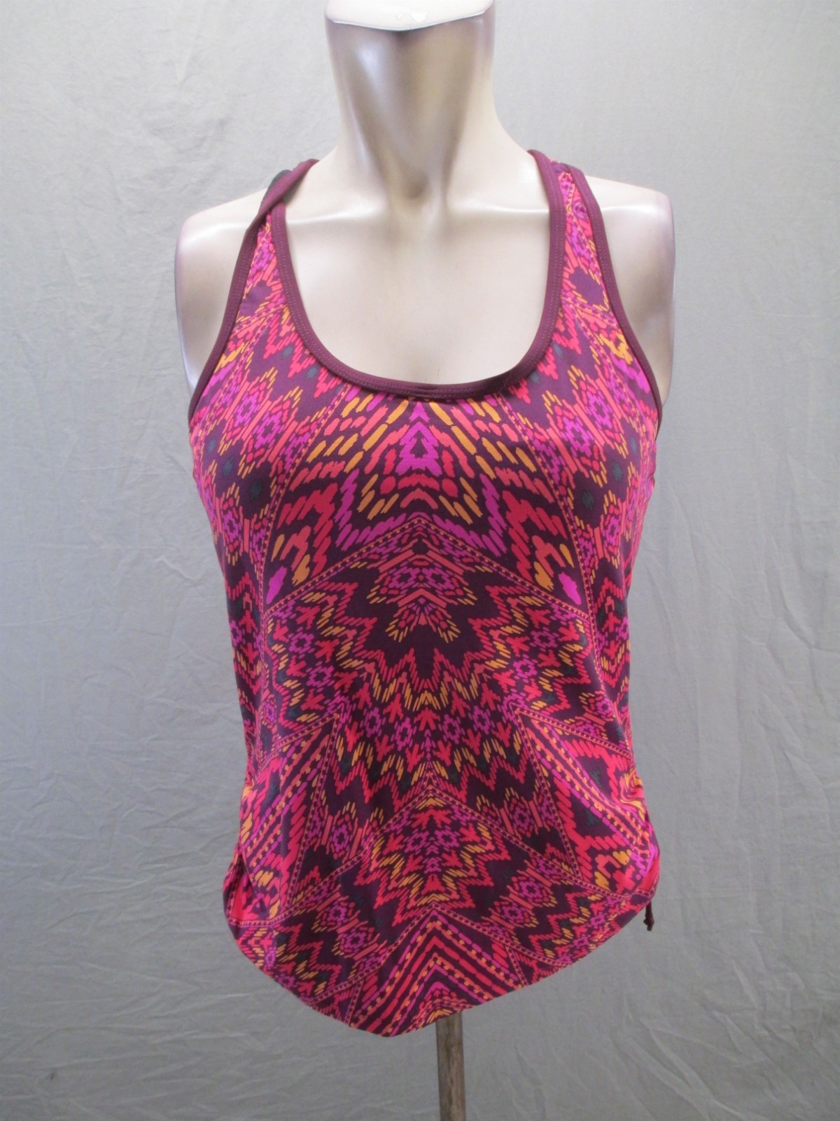 Athleta Size L Womens Multicolor Stretch Sleeveless Racerback Athletic Top 374